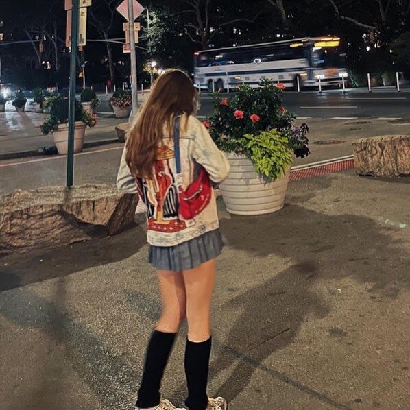 Happy Friday night , lovely picture all the way from new York of our Picasso jacket to brighten up our week 
#handmade #fridaymood #picasso #sustainablefashion #curatedcloset #ootd #styleinspiration