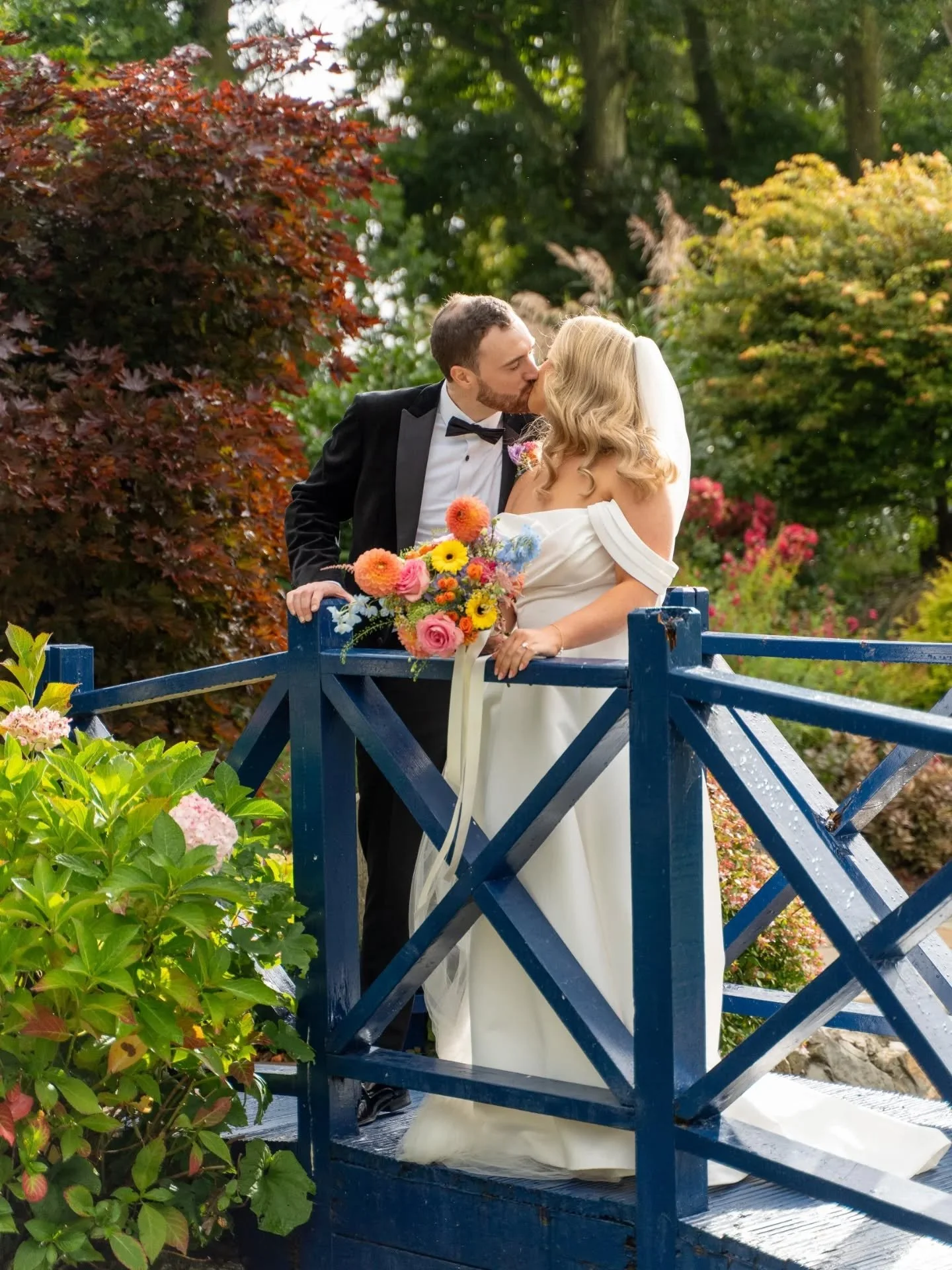 Ceire &amp; Seamus &mdash; a fairytale day at Darver Castle
 @darver_castle
Video - @diamondweddingfilms
MUA - @sineadmcmahonmakeup
Hair stylist - @sarahkeogh_hair
Flowers - @flowersbyann 
Celebrant -@thecelebrantandreahall
Dress shop- @loveelliebrid