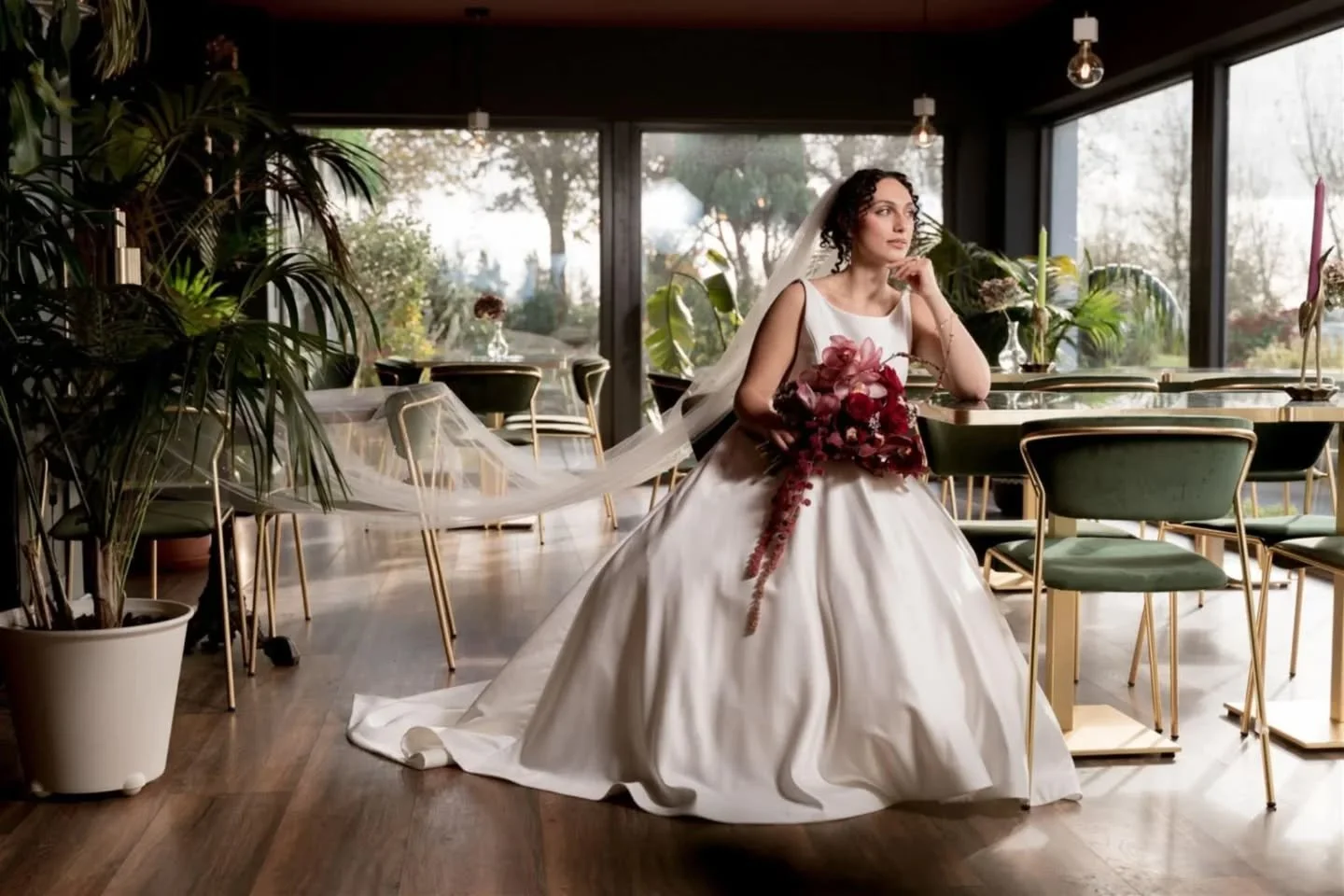 @mountainviewkilkenny offers such an amazing variety for wedding photos from soft, romantic spots to wide open views and everything in between 🤍
No matter the weather, there are always so many beautiful places to shoot here.
These images were from a