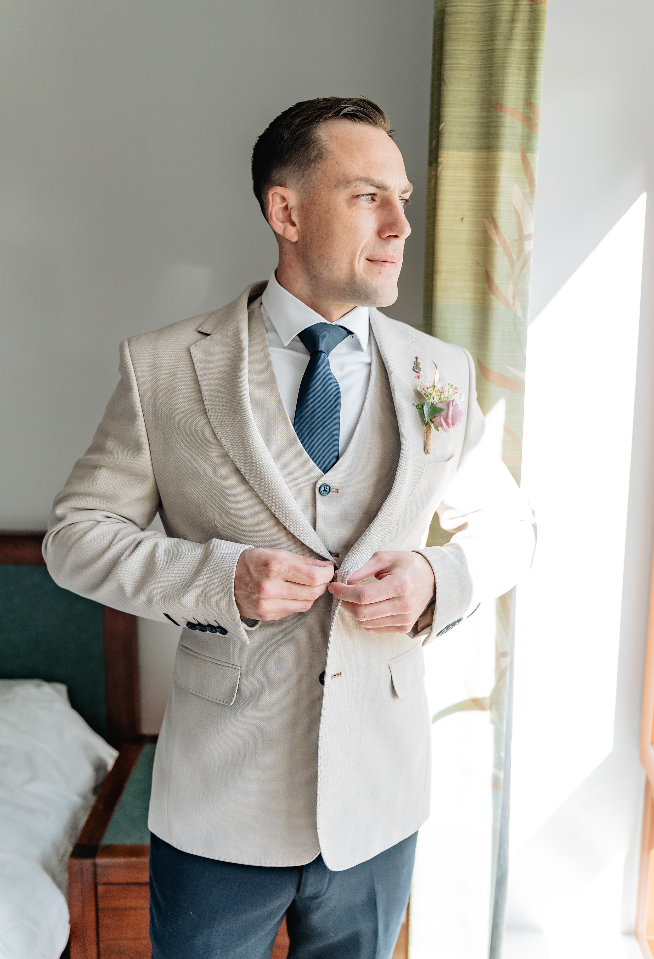 Clarkes-Bar-Platform-5-Wedding-Photography-Daven-Casey-9.jpg