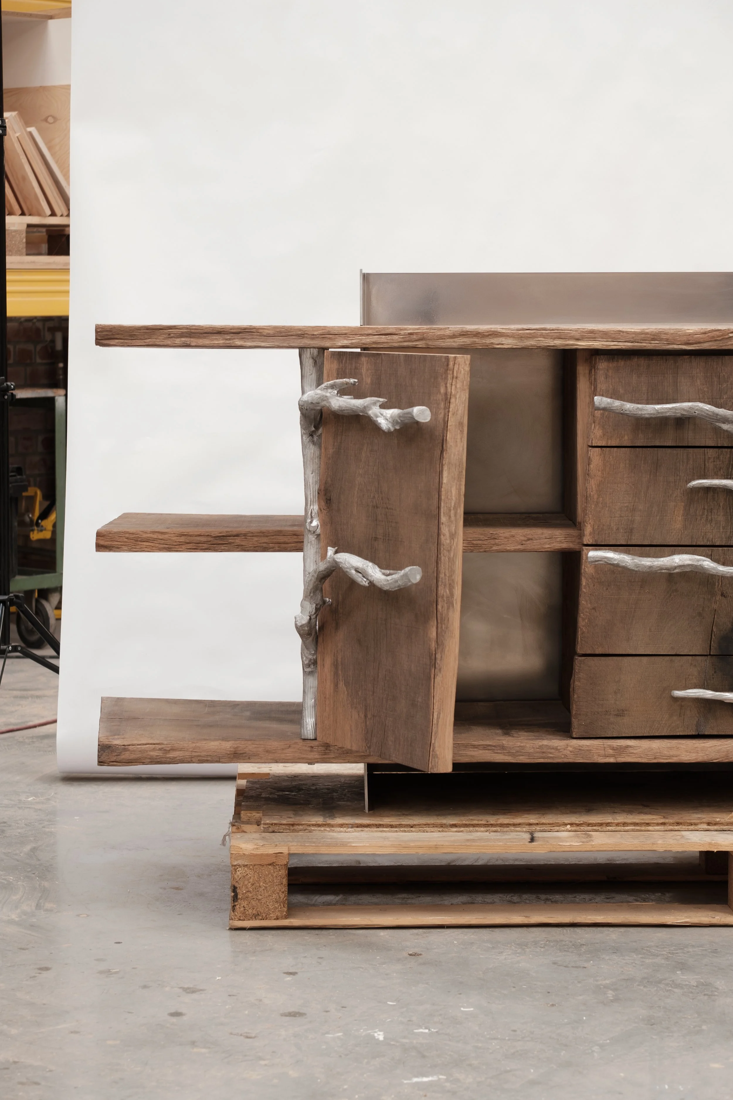 VERSTREPENSTUDIO- 45 Credenza - ©Thibeau Scarcériaux (35).jpg