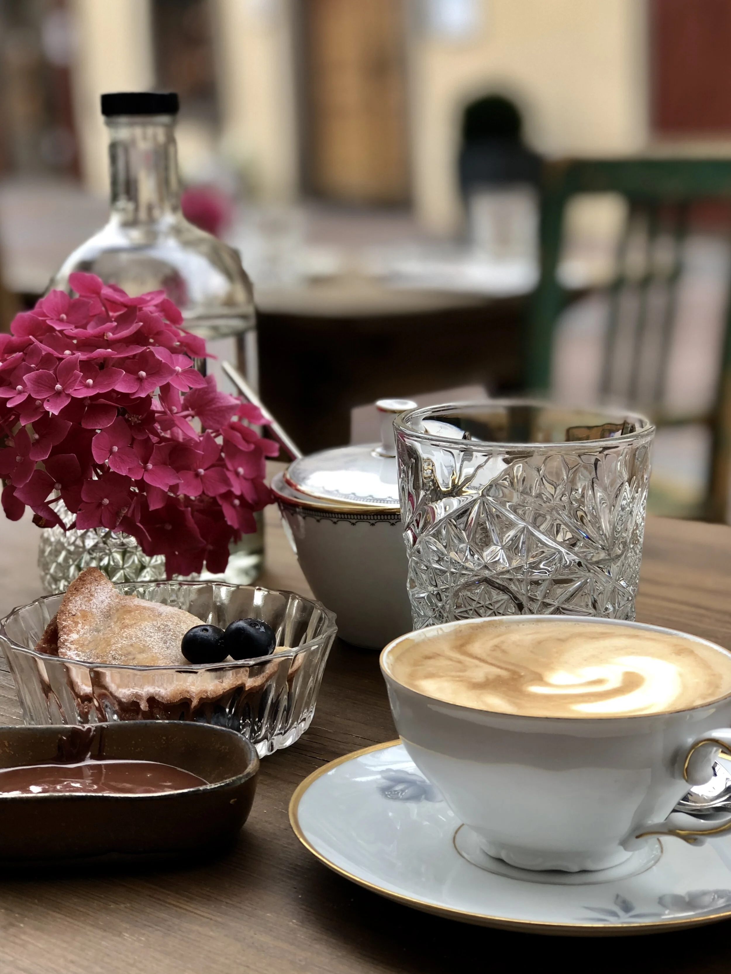 Somehow the coffee tastes better when served in a really nice cup. Like the vintage cups at Reichhalter 1477 in Lana, Italy.