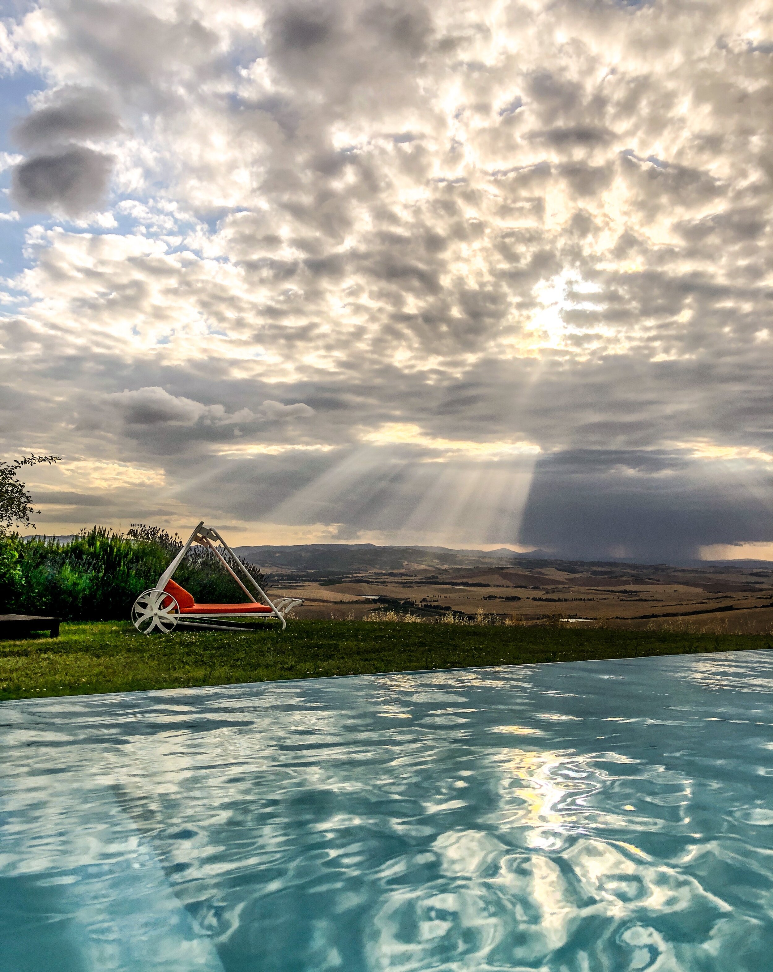 Relaxed, untraditional Tuscan country retreat with stunning views