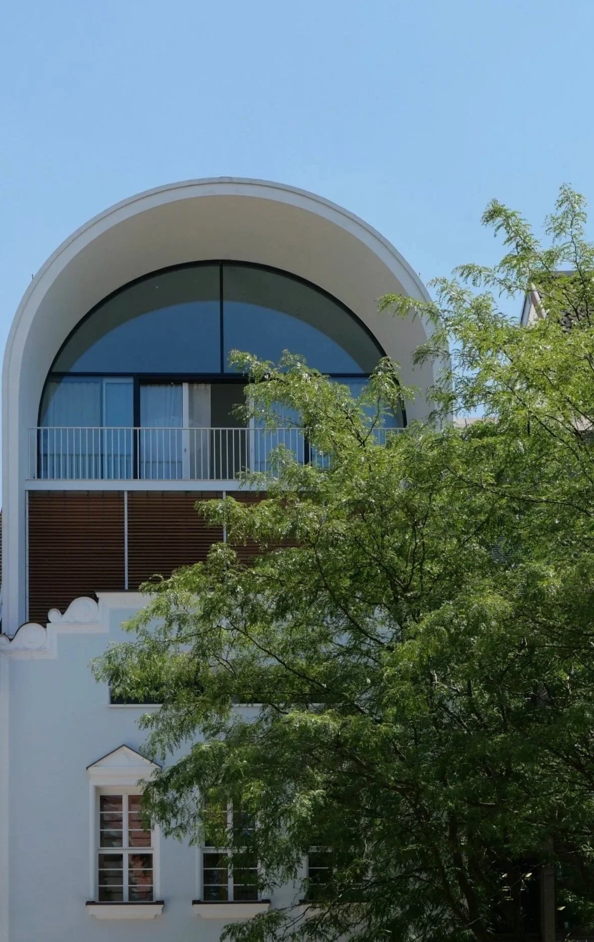 Elegant yet warm boutique hotel in lakeside Bregenz with relaxed vibe and soft design