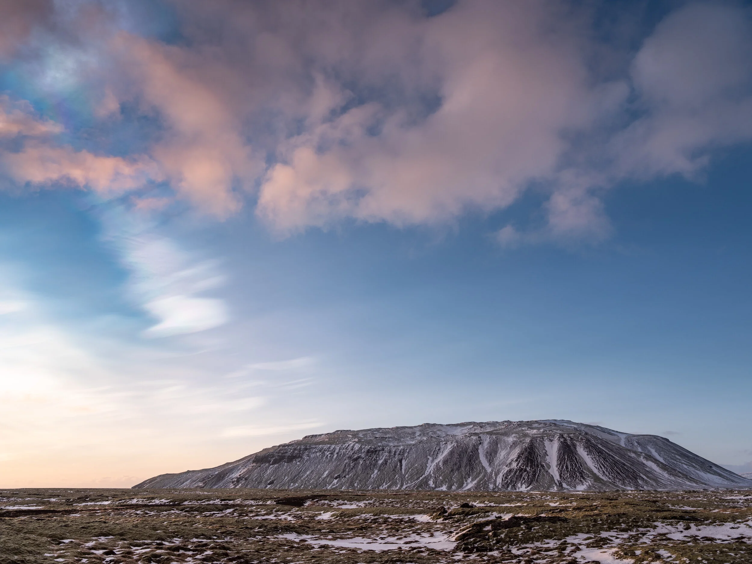 Geitafell - with stratospheric clouds