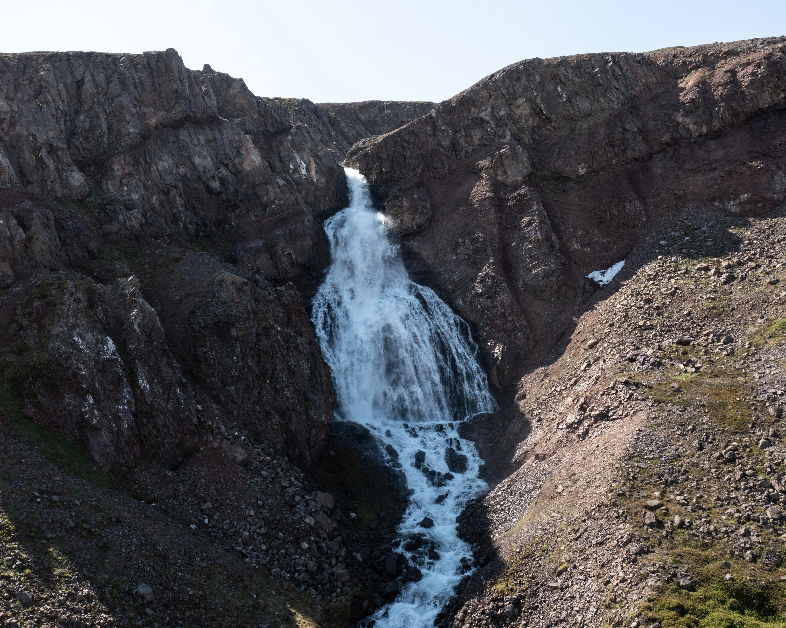 Waterfall in Ófeigsá