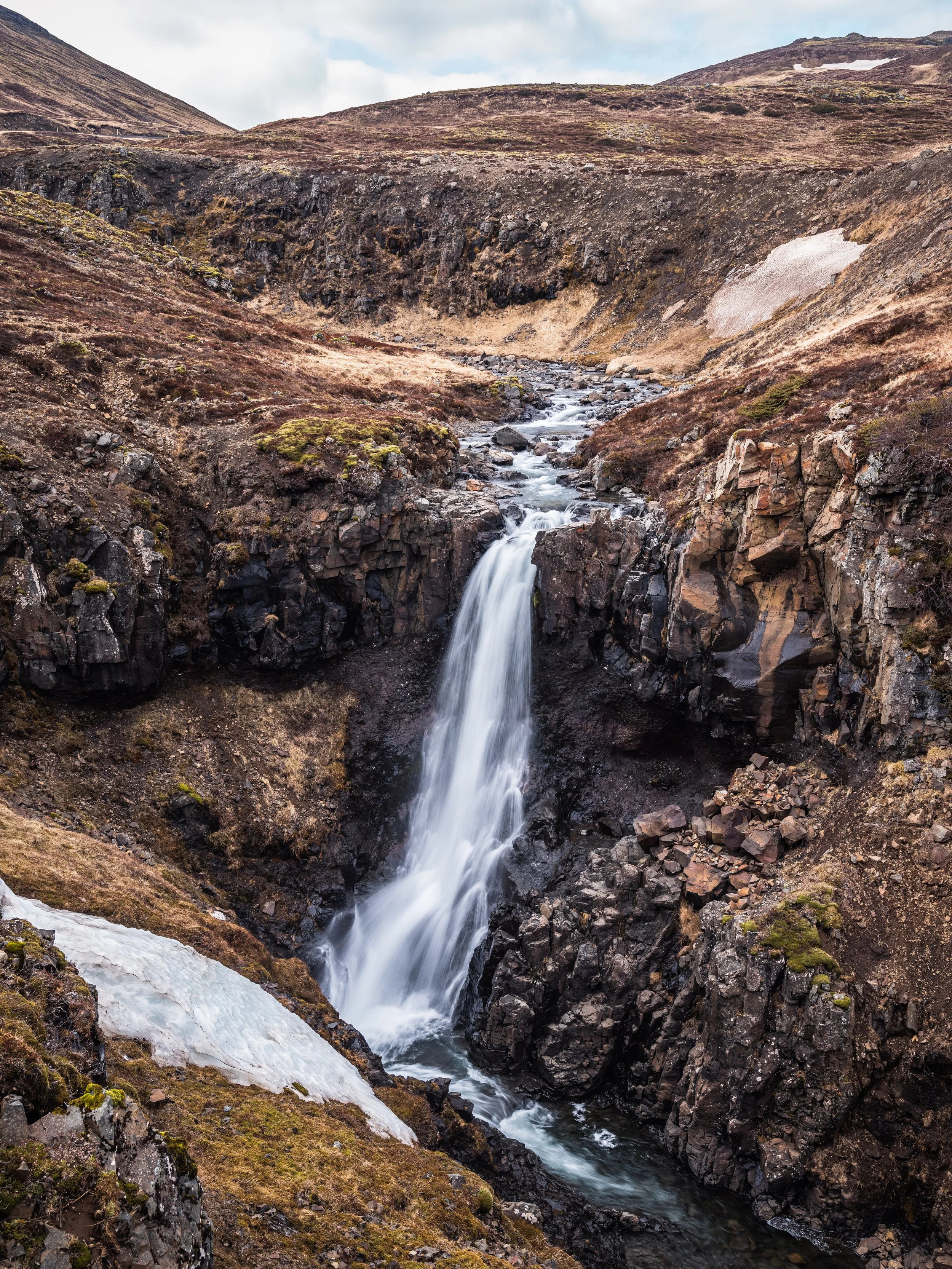 Waterfall in Miððdalsá