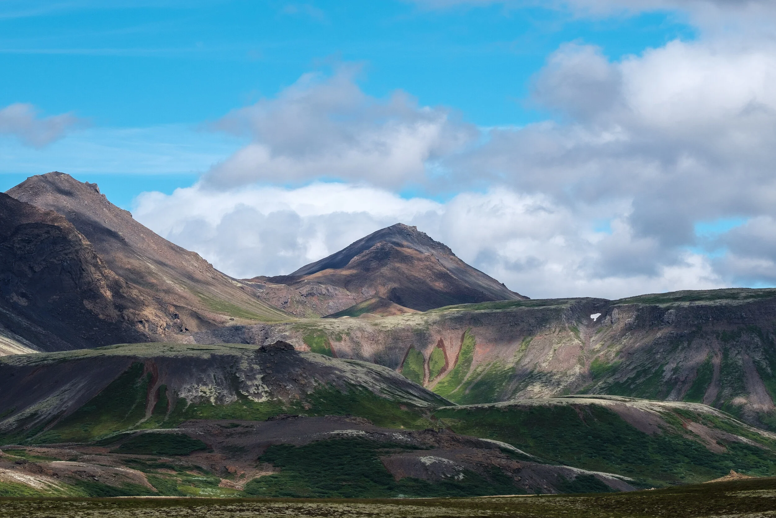 Þverfell (near) and Kálfstindar (far)