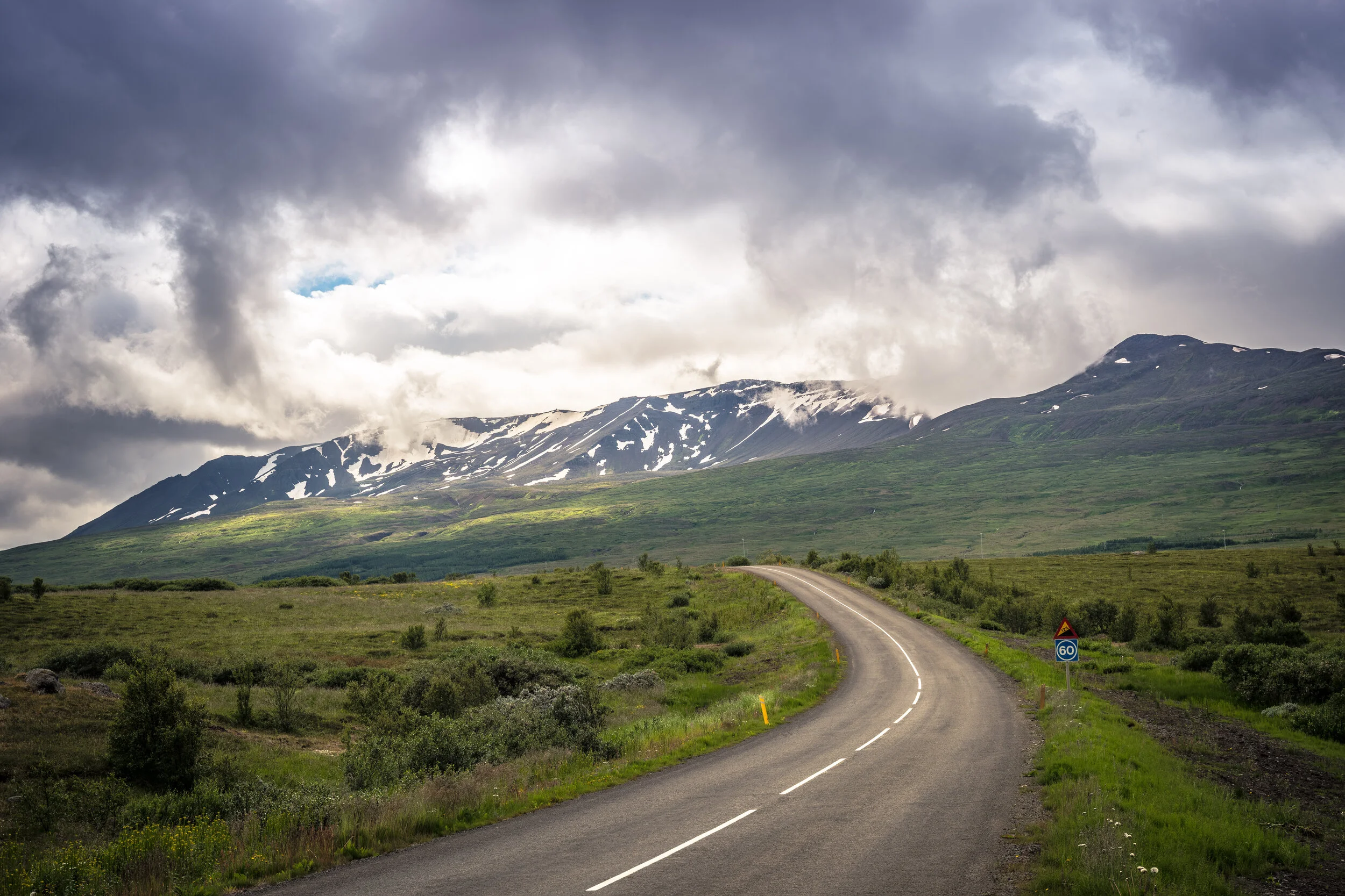 817 - Blómsturvallavegur