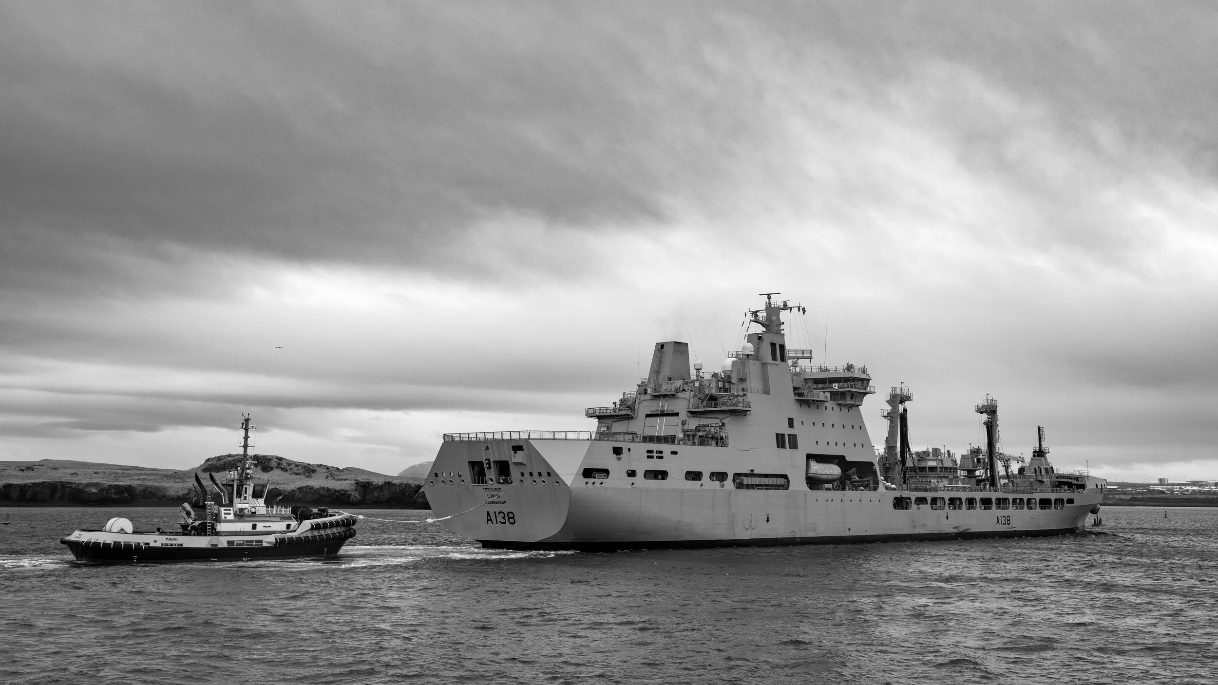 RFA Tidesurge and Magni (tug) @ Reykjavík