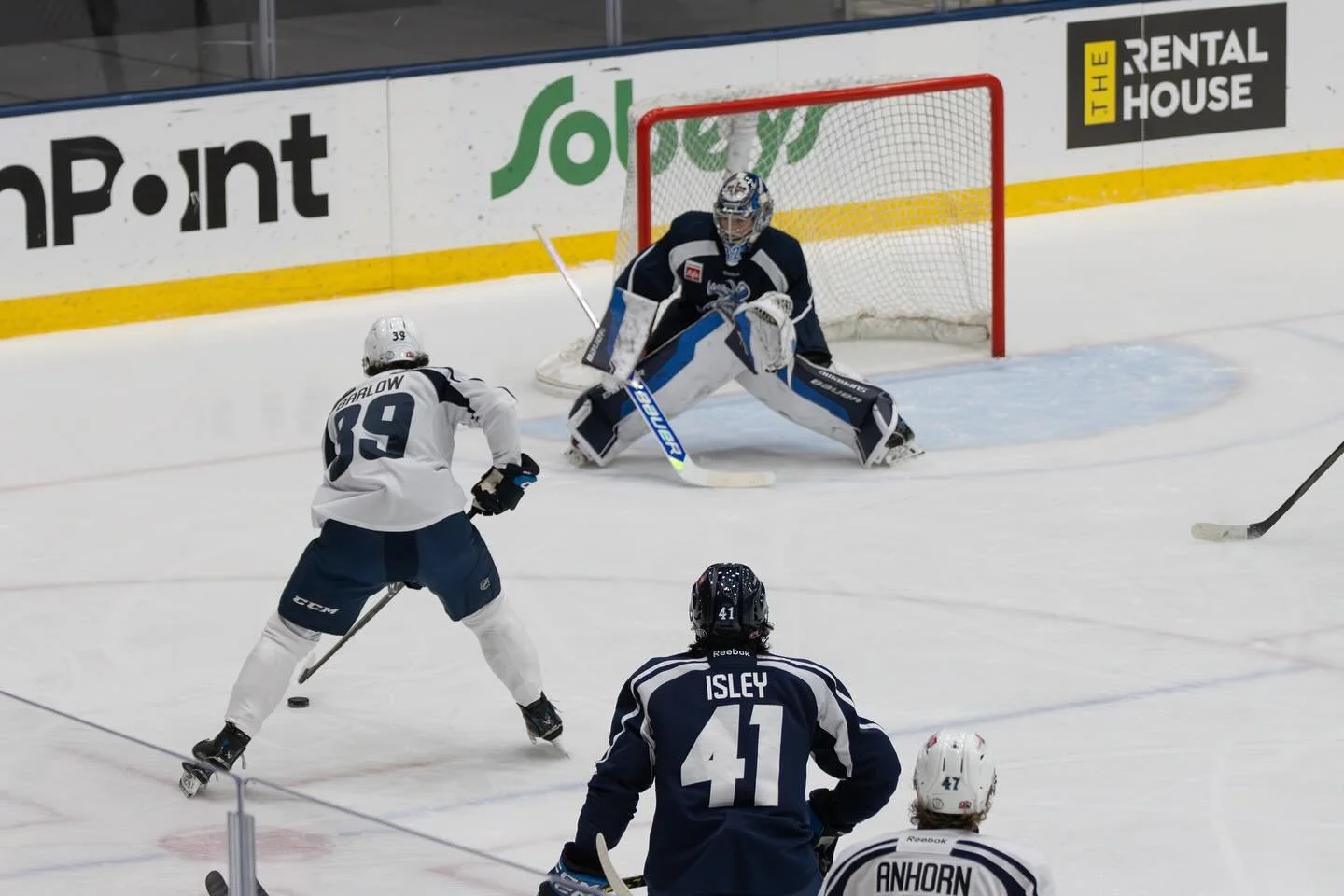 So much fun shooting the @manitobamoose inter-squad game at the @se_eventsgroup  Thanks @icewavemedia for the opportunity to shoot together.