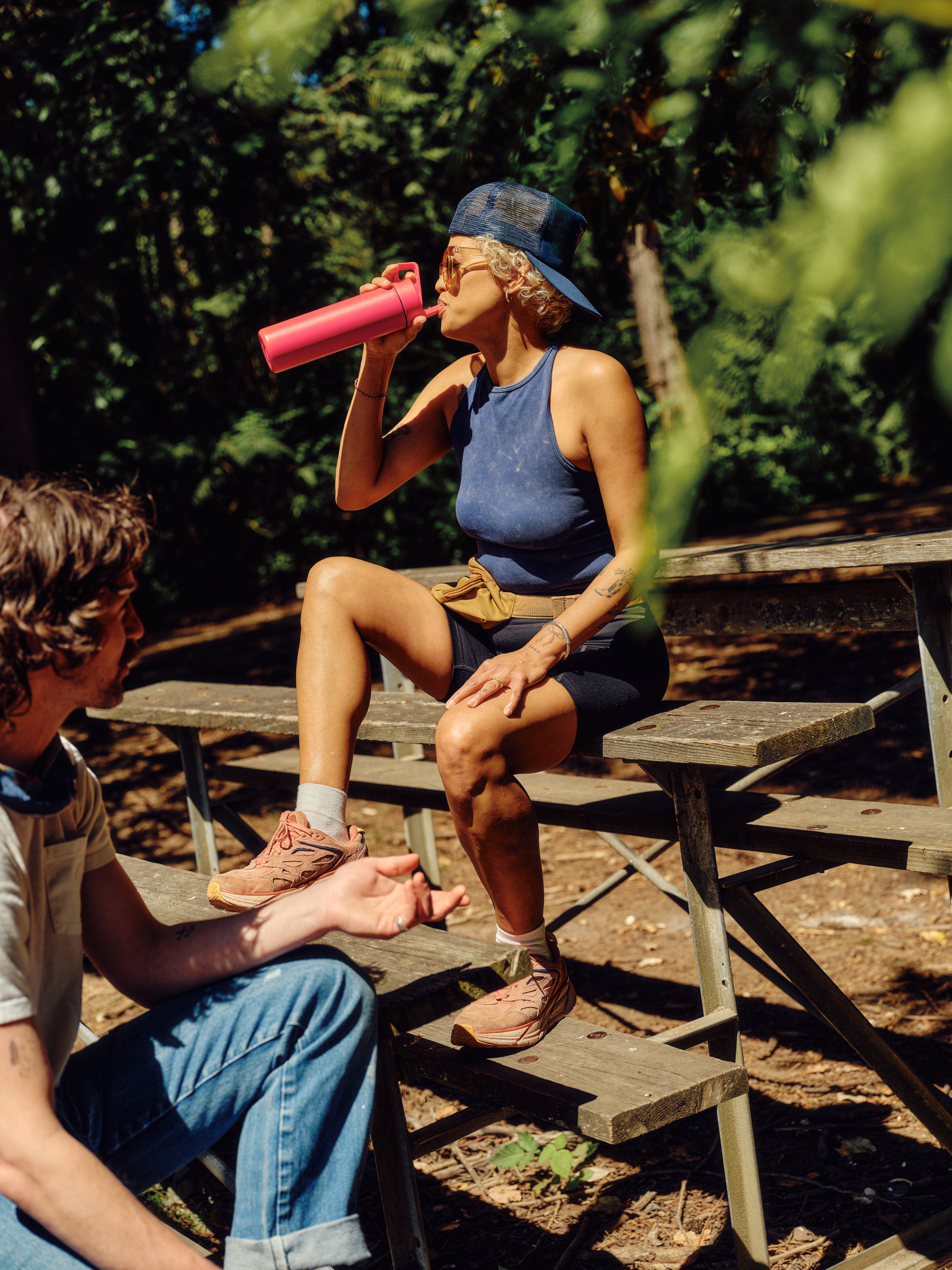 Straw_Bottle_Jubilee_Pink_Lifestyle_Ben_Lindbloom_250612_0 5.jpg