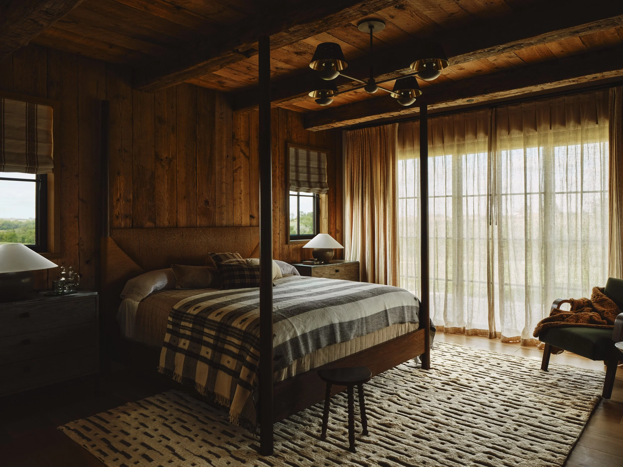 25_Hawkins_ER_benlindbloom_3111 1.jpg