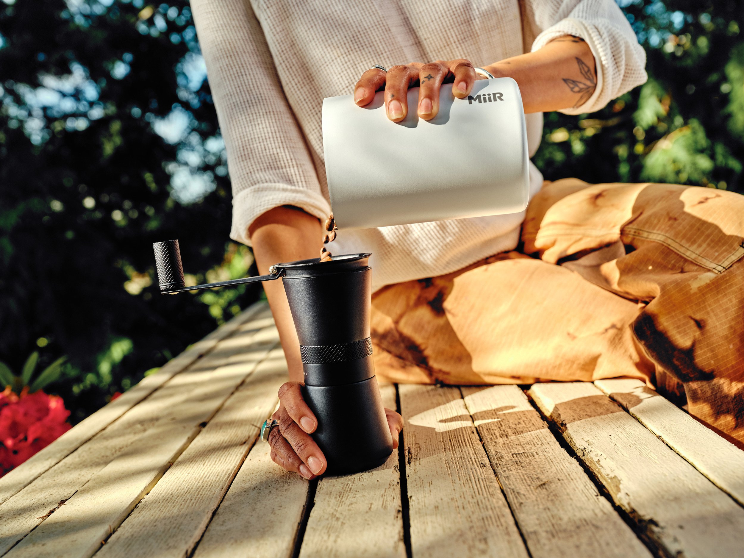 Airlock_Coffee_Canister_White_Lifestyle_Ben_Lindbloom_250612_0 1.jpg