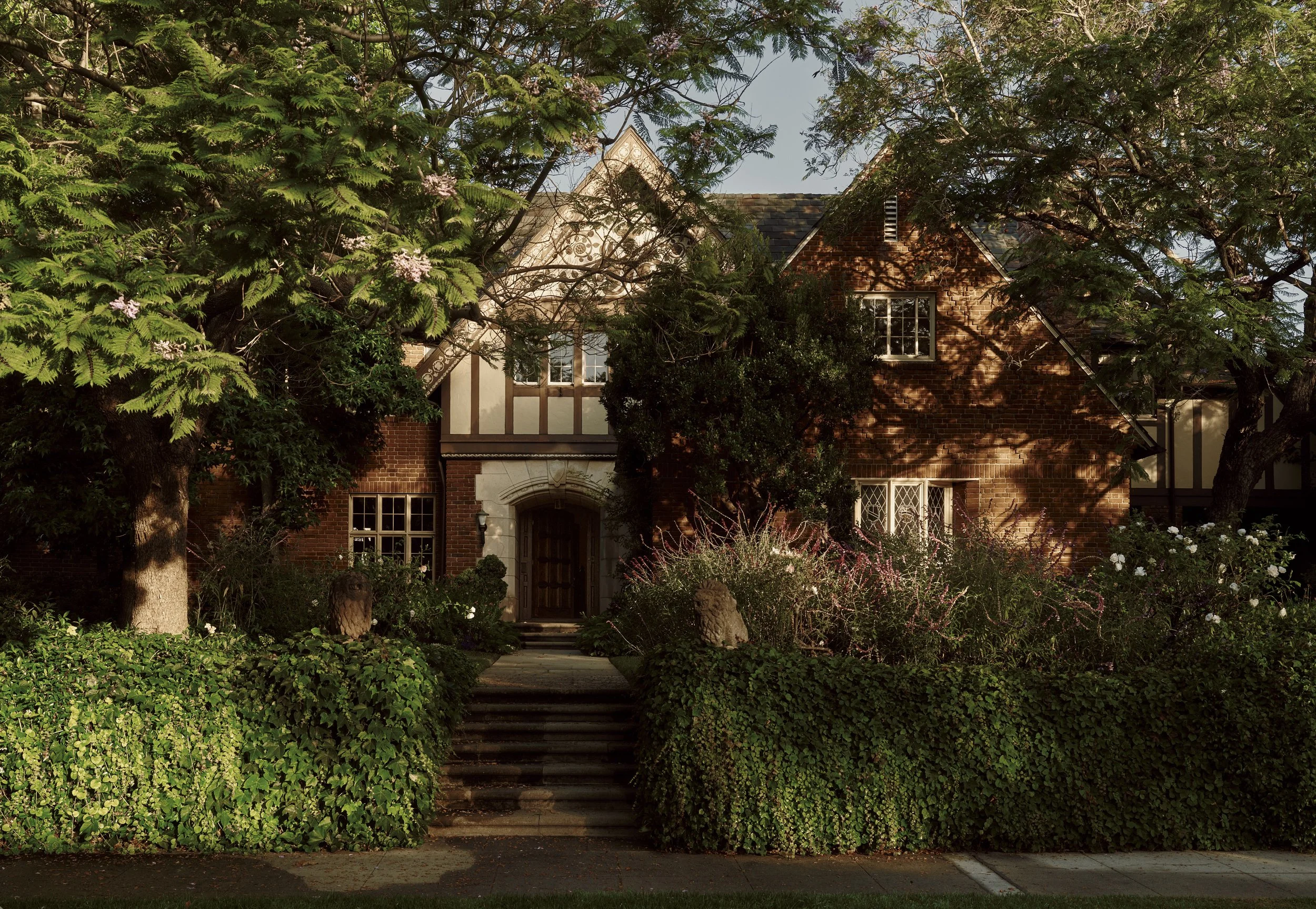 Lindbloom_TMAG_ExteriorFront_Space_DSF5579.jpg
