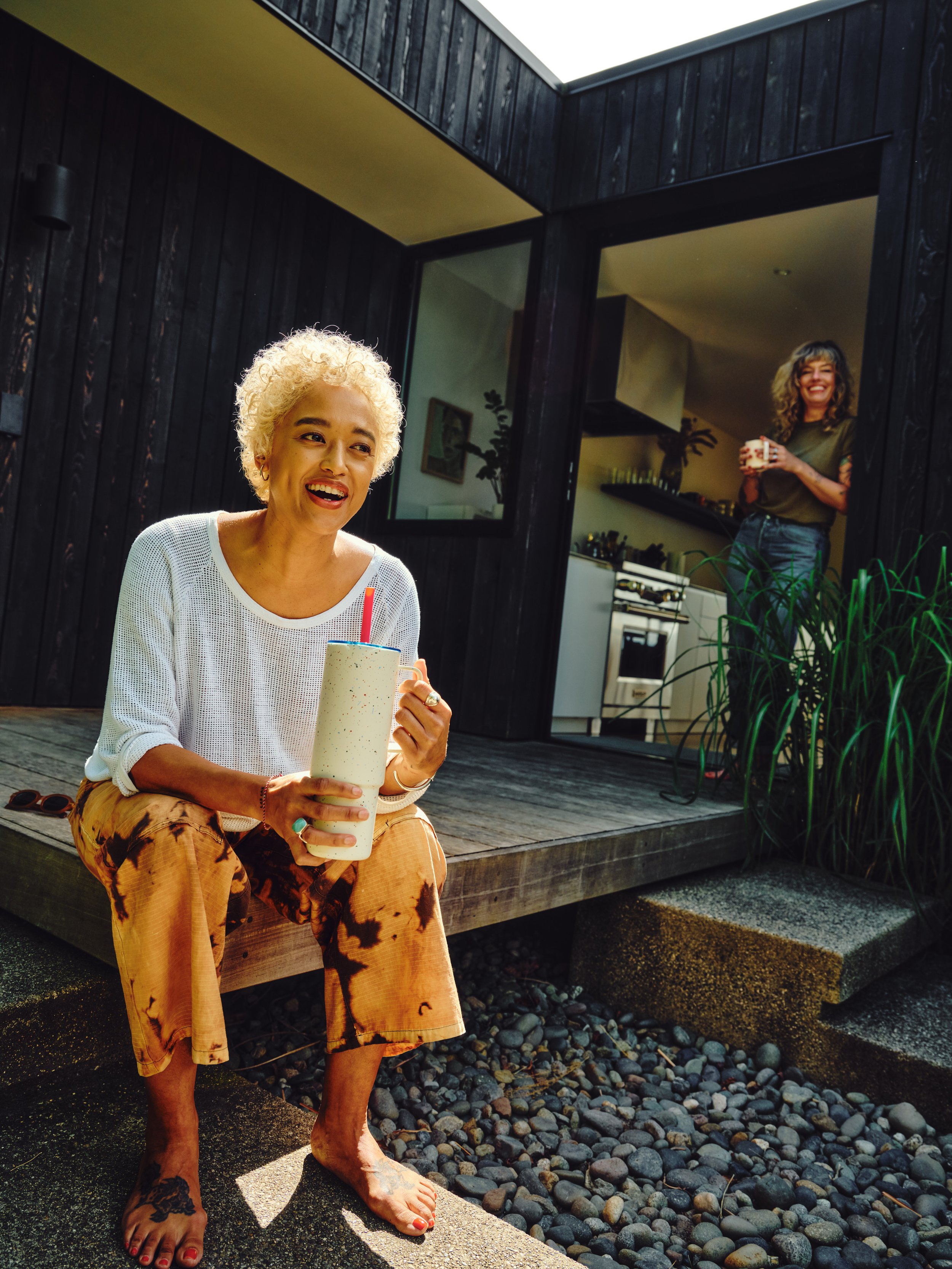 All_Day_Straw_Cup_Party_Speckle_Lifestyle_Ben_Lindbloom_250612_0 2.jpg