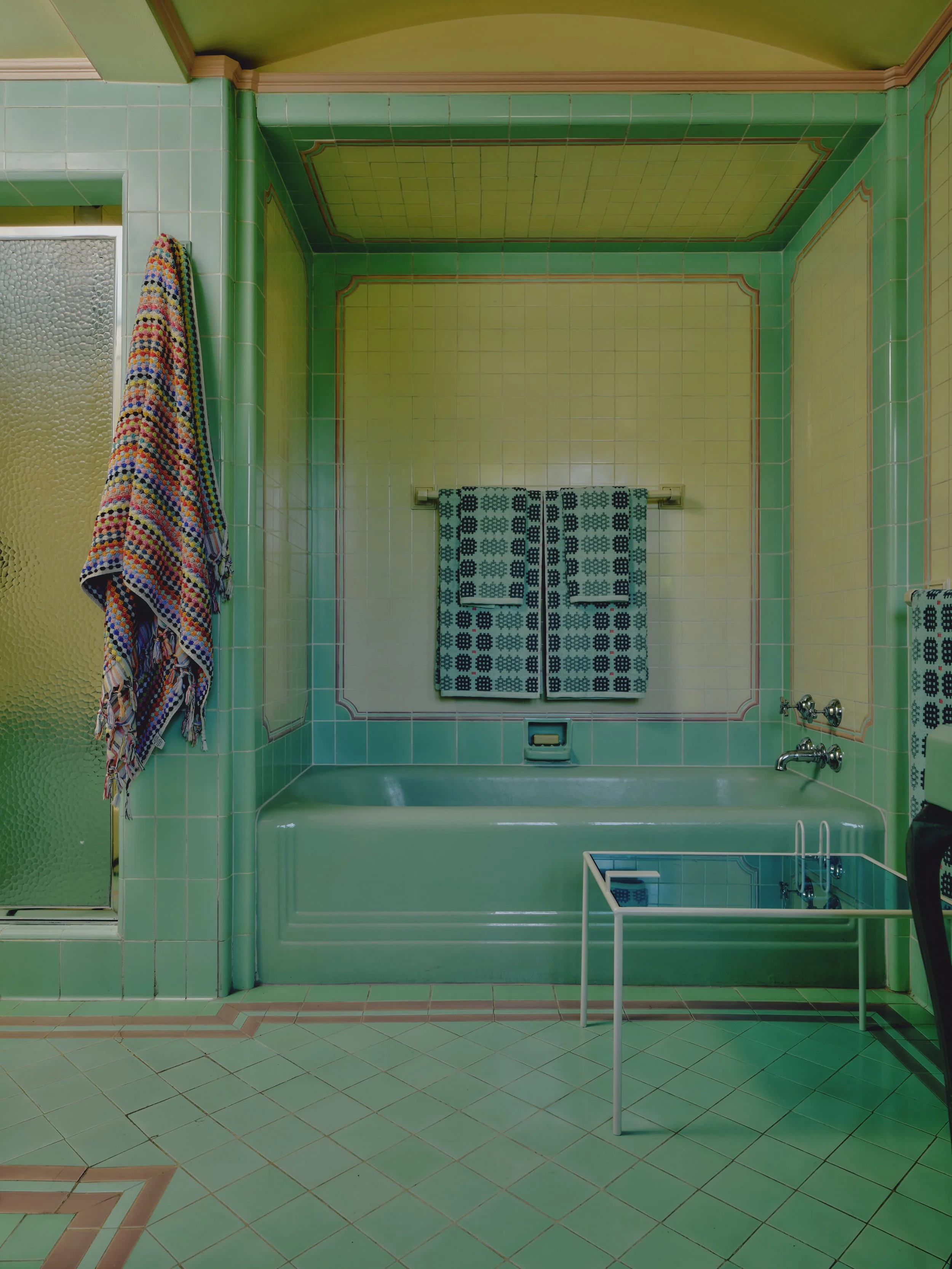 Lindbloom_TMAG_PrimaryBath_Space_DSF5899.jpg