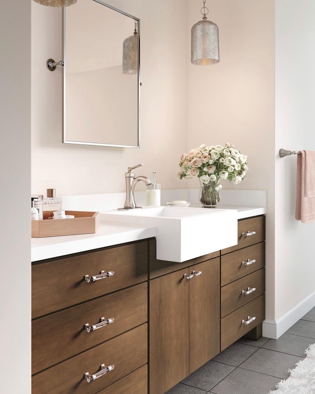 How beautiful is this bathroom by @masterbrandcabinets? Call 760-439-9009 to set up an appointment with one of our designers to get a bathroom like this of your own. We are an Omega cabinetry dealer!