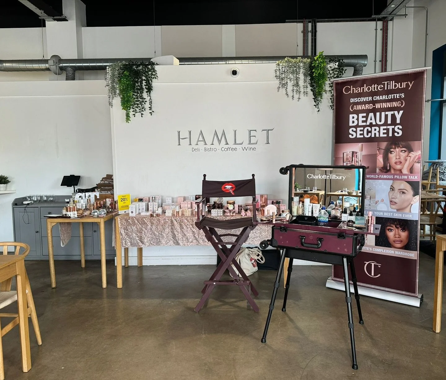 Last week we hosted a wonderful Masterclass event for the team at @ctbracknell 

Each attendee was greeted with a refreshing frozen cocktail upon arrival and enjoyed one of our delicious dishes 🍸🍴

We had so much fun (&amp; also picked up some tips