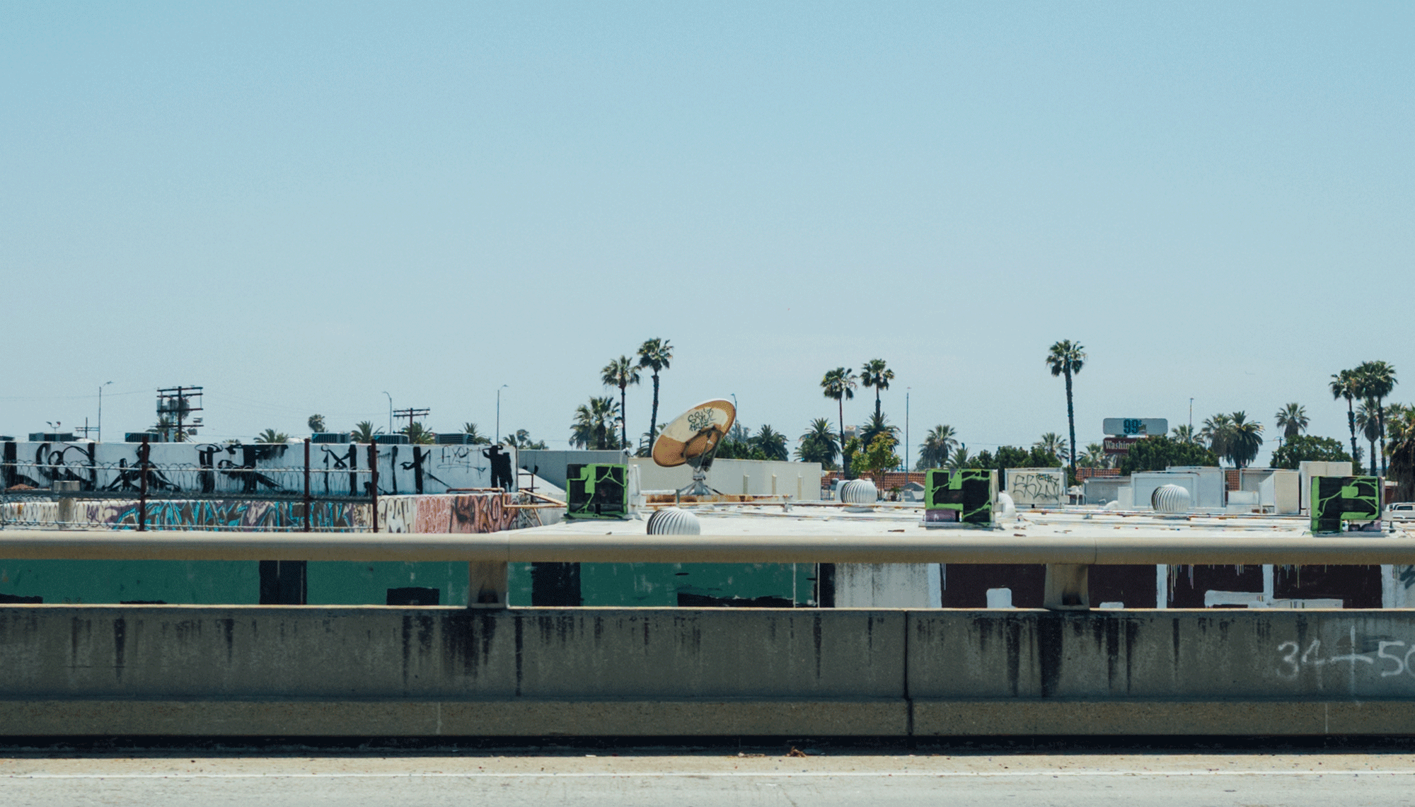 L1008903.gif