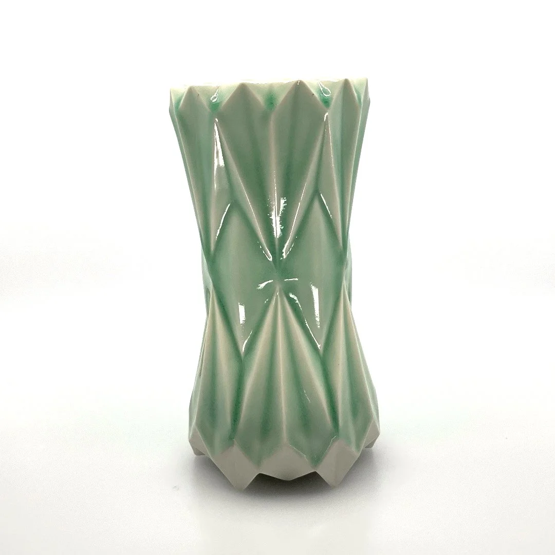 Hannah Thompsett: Green Vase