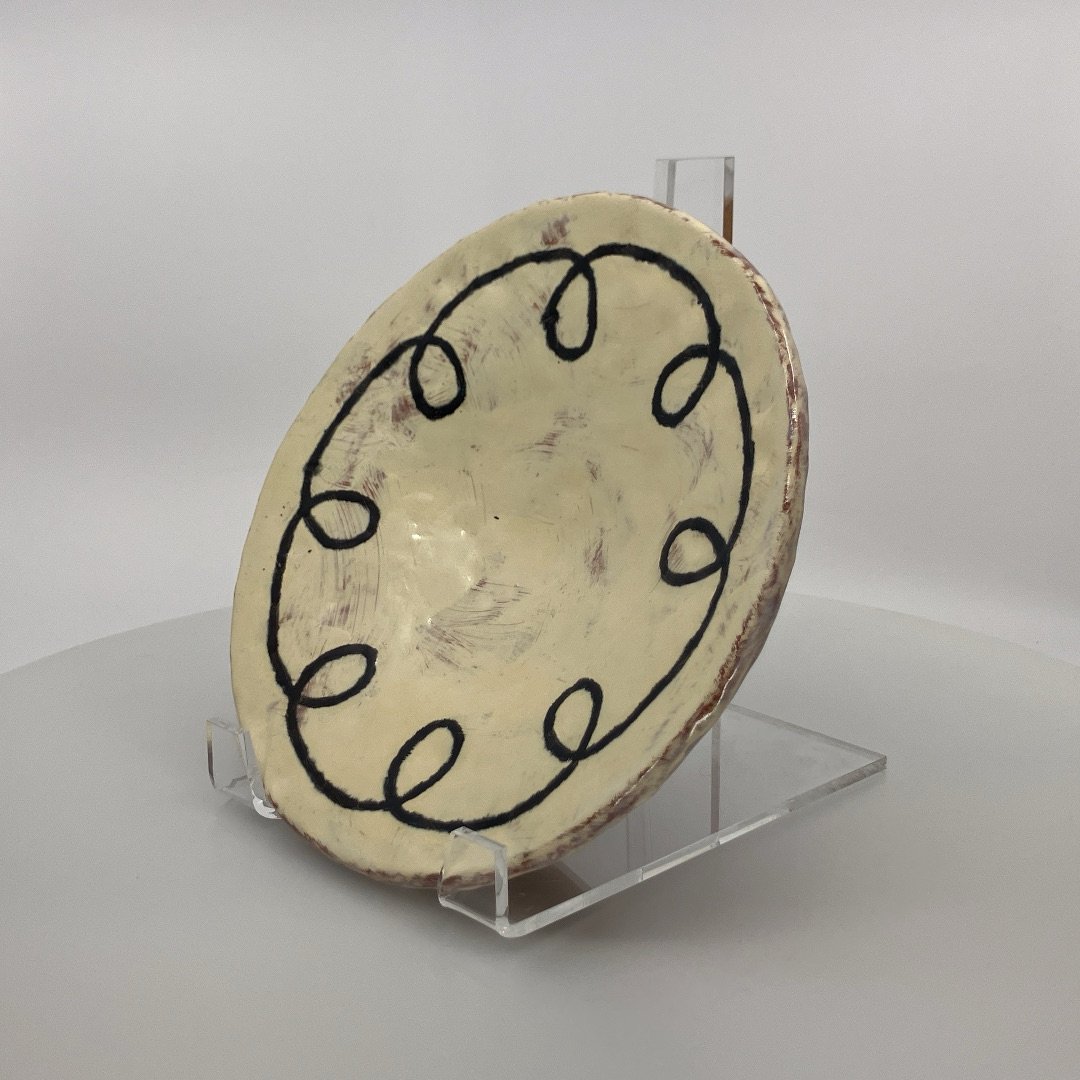 Holly Walker: Cursive Round Blate- black and white