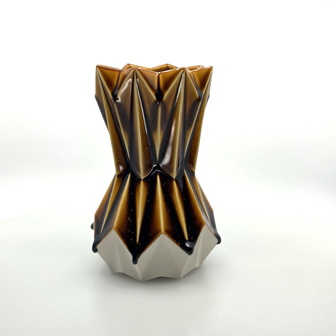 Hannah Thompsett: Brown Vase