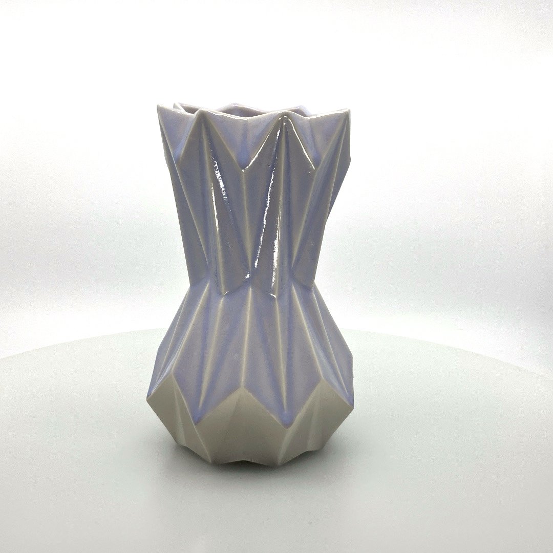 Hannah Thompsett: Purple Vase