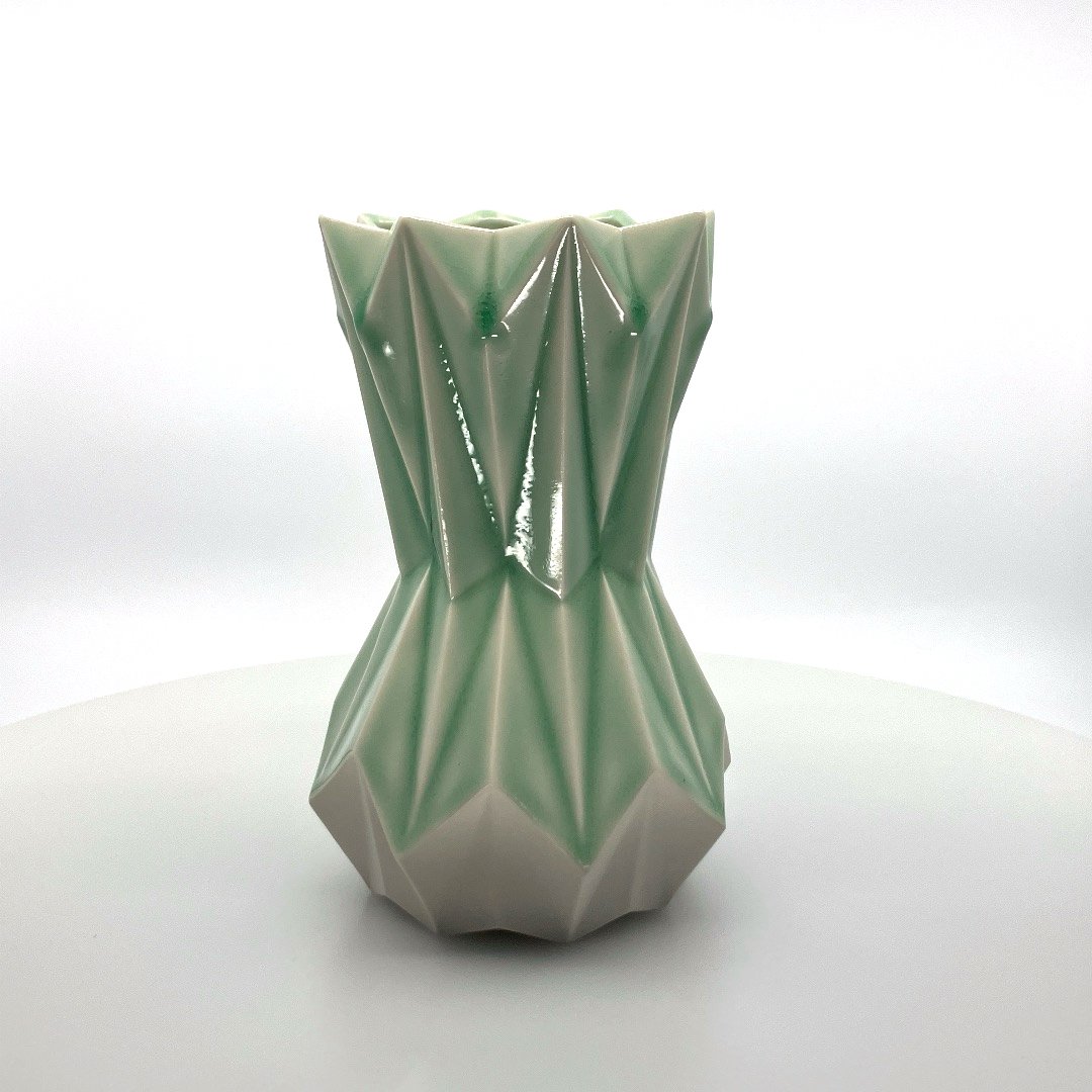 Hannah Thompsett: Green Vase