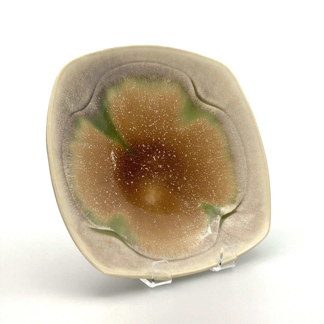 Aysha Peltz: Square Pink Salad Plate