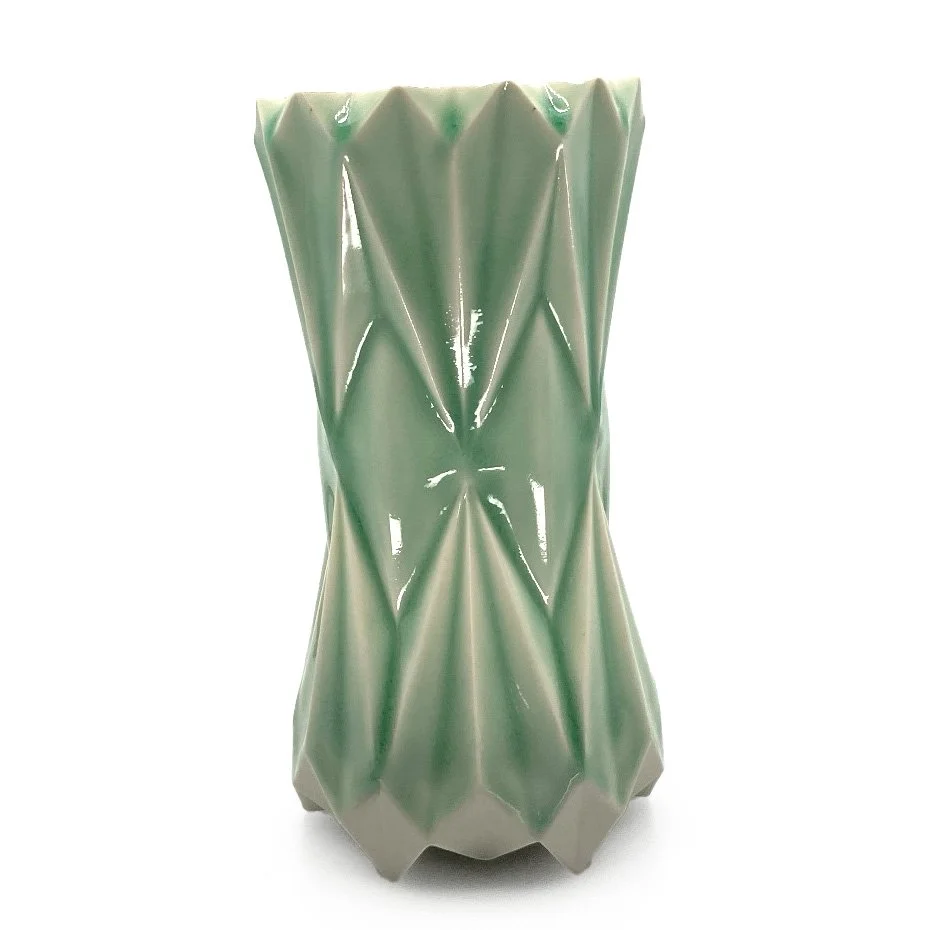 Hannah Thompsett: Green Vase