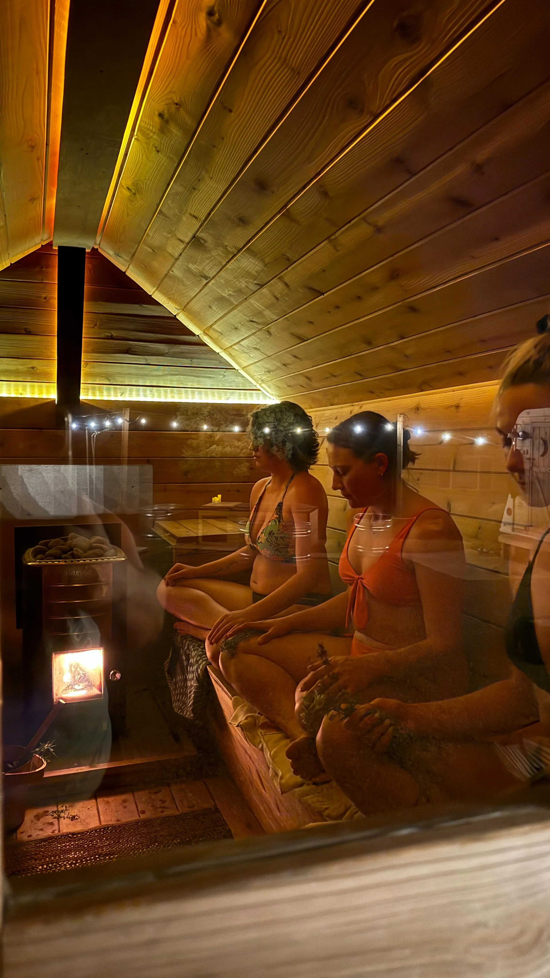 If THIS is your vibe, join us Mondays at Gather’s New Eastside location @hanaicommunity for sunset sanctuary: flow and fire!!
π§πΌ‍βοΈ45 minutes of juicy yoga flow with the magnetic @doyogaoutside
πΉtime to connect with community as you en
