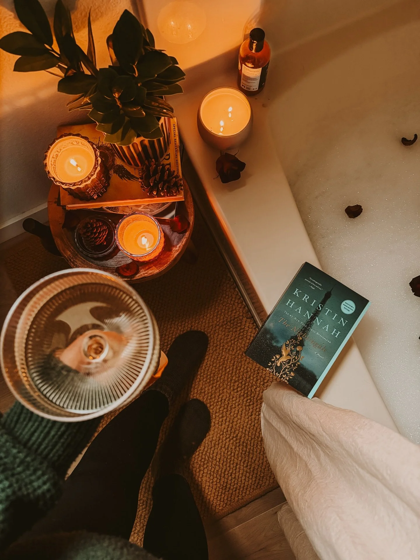 How I make a cozy bath feel like a soft selfcare ritual, not a routine. 
I simply cannot just take a bath, because romanticizing the ordinary makes life feel softer.

-taking my time to setup my corner and light every candle. 
-calming bubble bath an