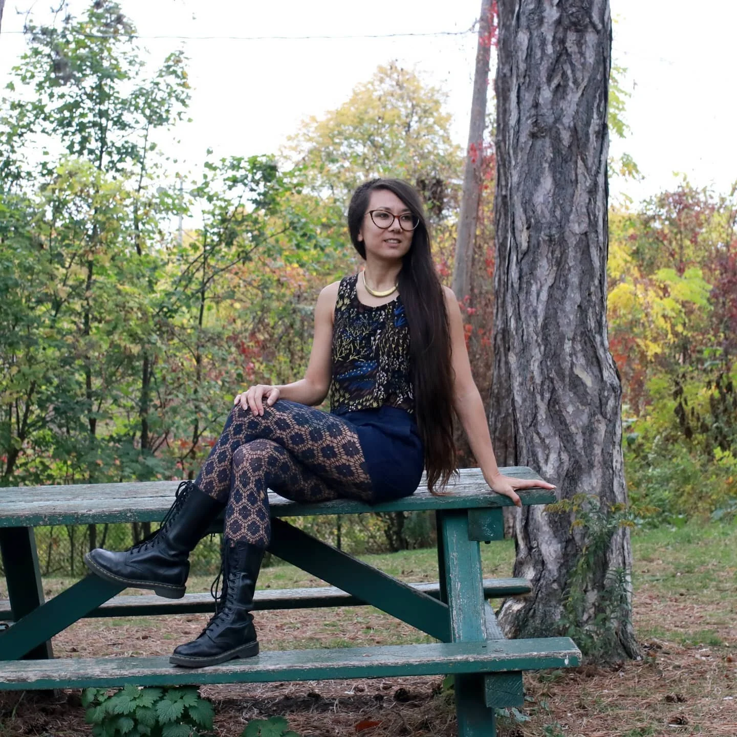 Okay, it is officially shorts and tights weather here in Toronto. I have been enjoying shopping for new (second hand)  shorts online. This outfit is an oldie but a goodie :) can't wait to have time to sew some new clothes and shoot some new looks . .