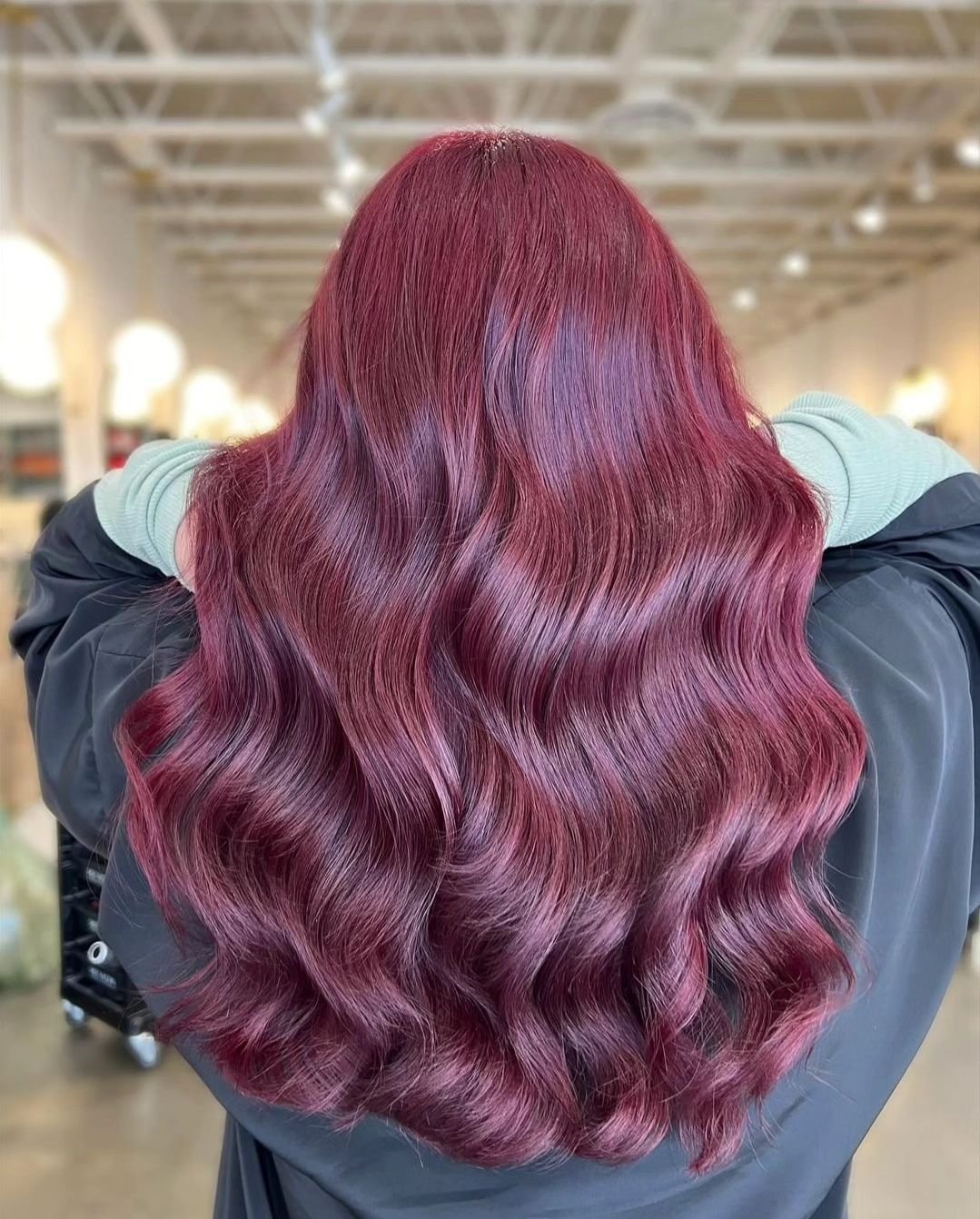 By @bui.styles 

.
.
.

#cherryred #cherryredhaircolor #cherryhair #vancouverhair #vancouversalons #hairstylist #hairstudio #haircolorist #salonmagazine #dailyhivevan #beautiful #burnabyhair #vancouvermodel #dailyhivevancouver #salonhaze #salonmagazi