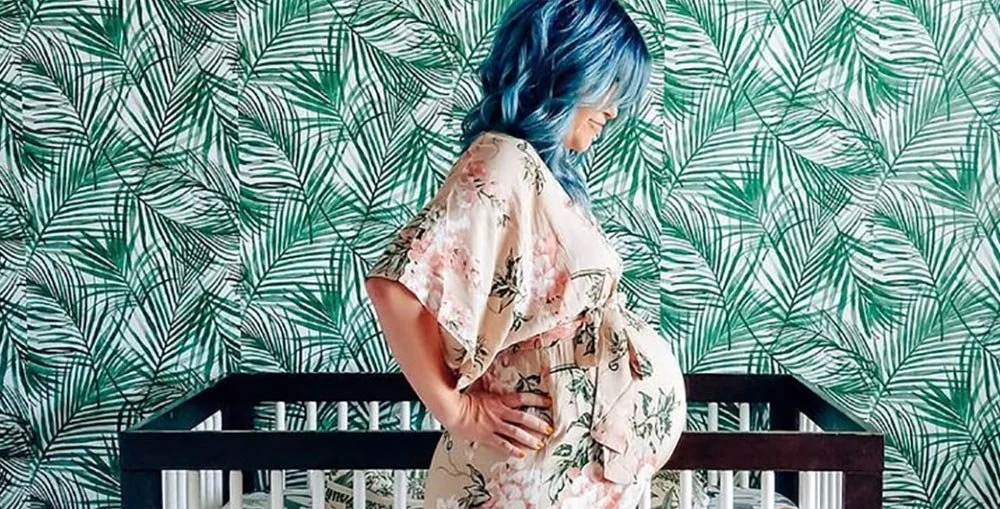 Can You Color Your Hair Safely While Expecting or Breastfeeding? 