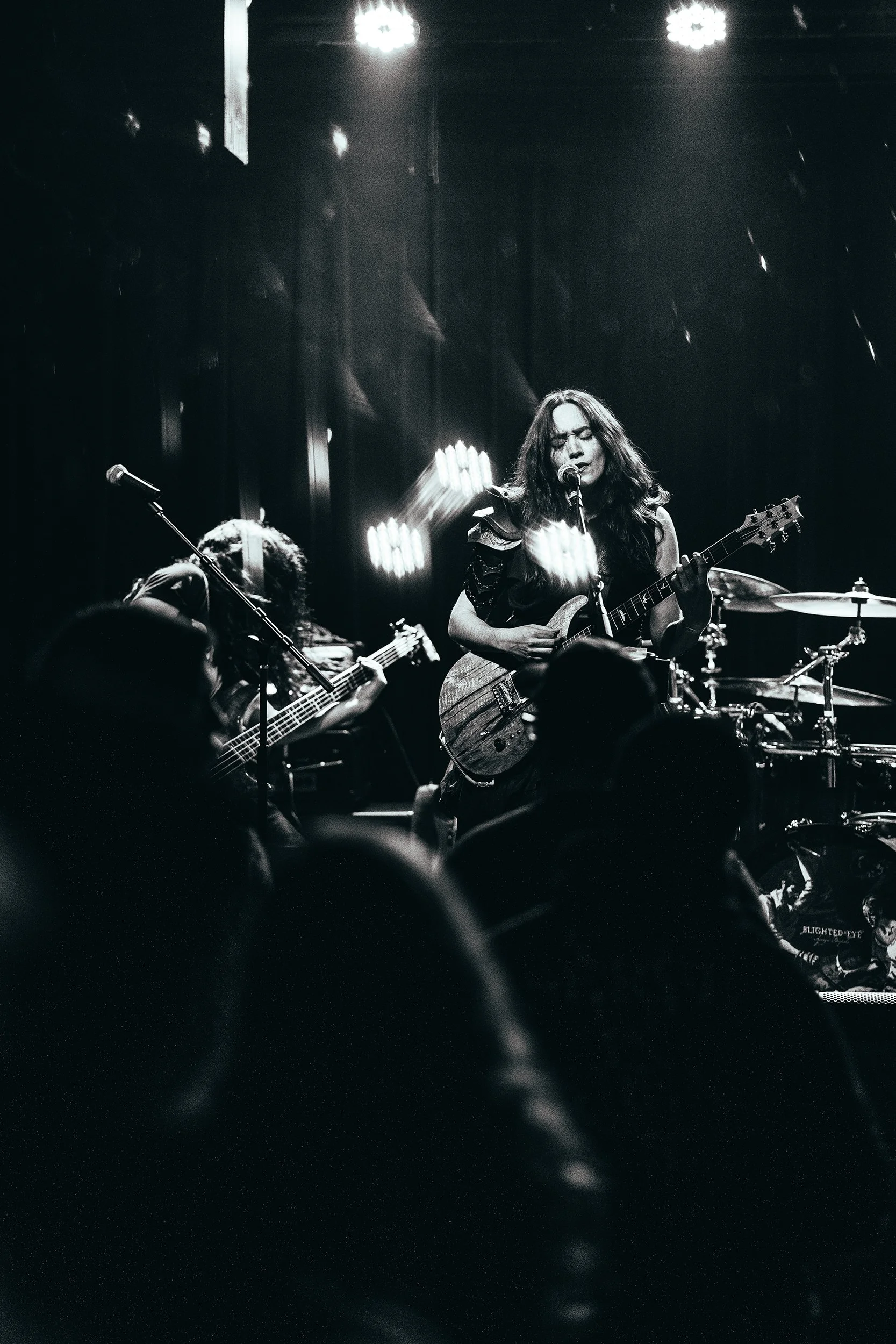 embrium-mosahefu-guitar-vocals-substation-seattle-katie-lewellyn-2026.jpg