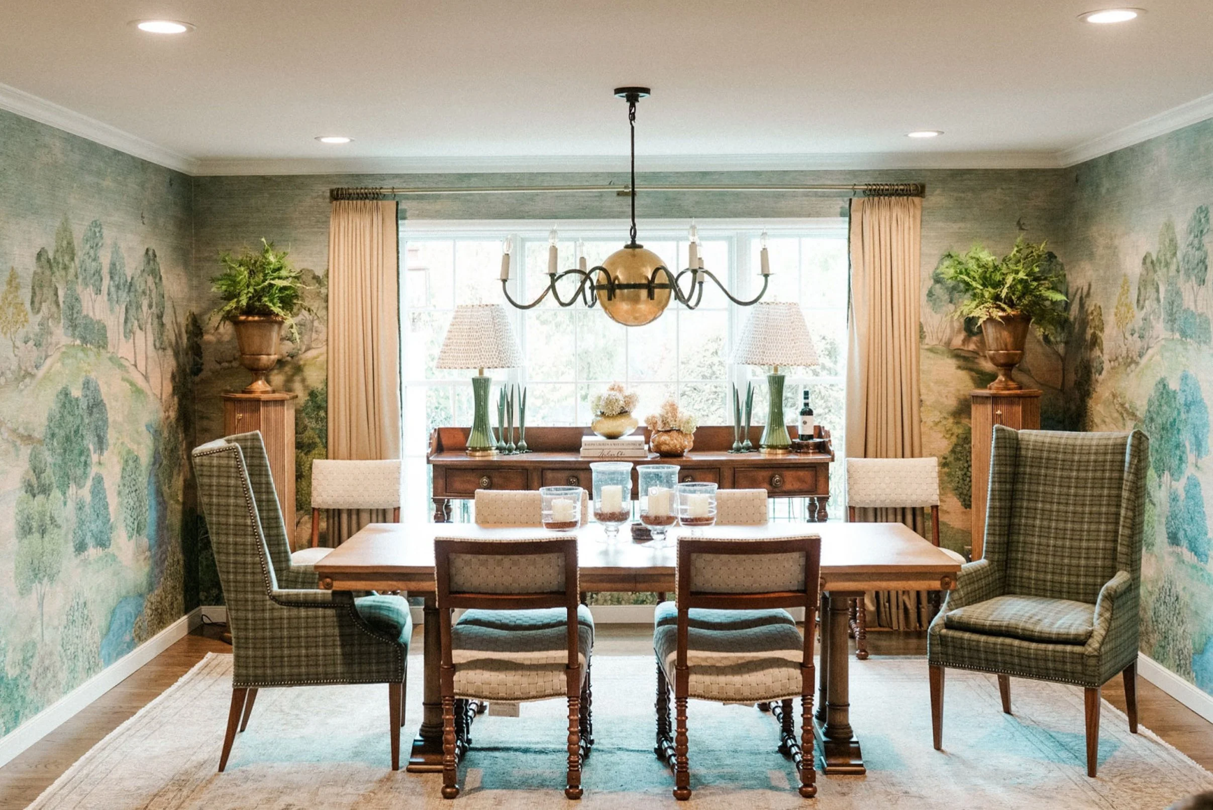 How to choose dining room chairs that are comfortable, beautiful, and built to last