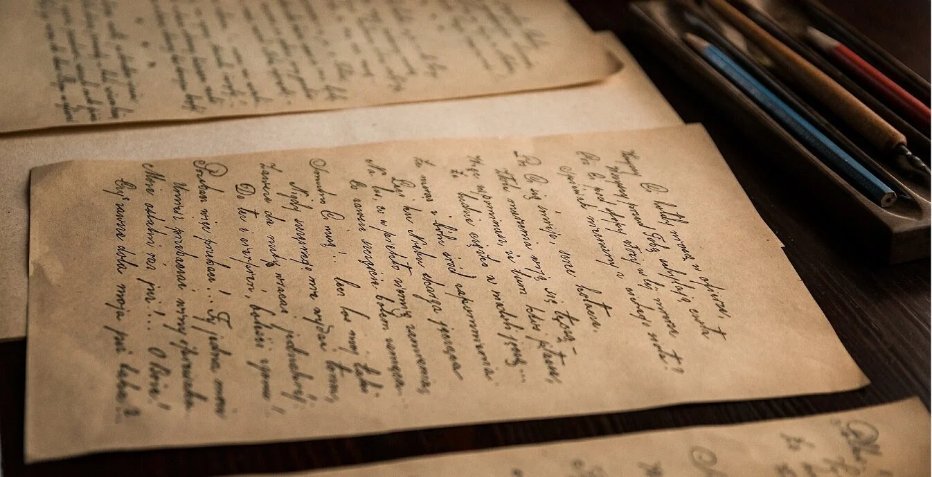 old-letters-436501_1920.jpg