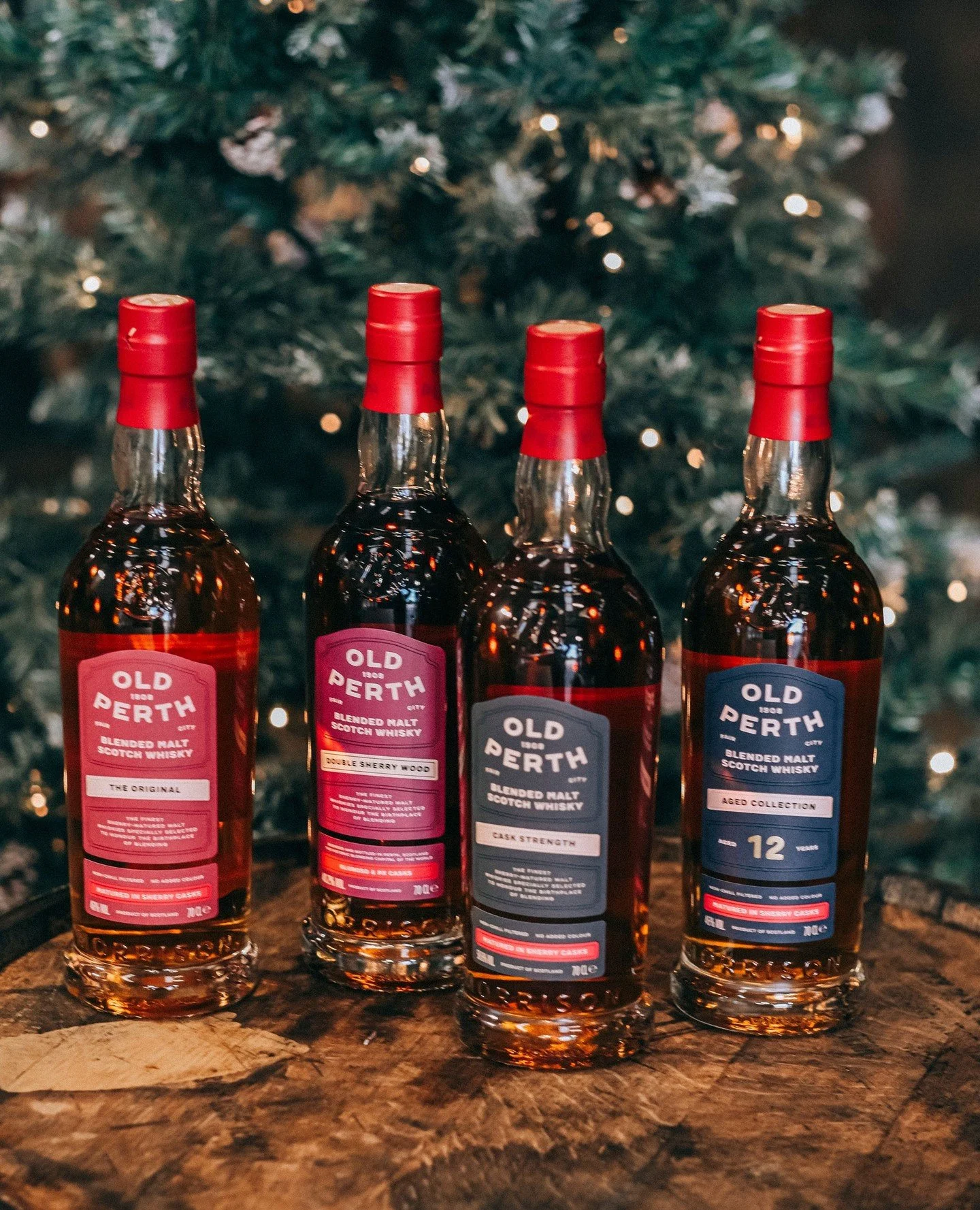 From our glass to yours, Merry Christmas! 🥃✨ Raise a dram and enjoy a truly wonderful day.🎁⁠
-⁠
-⁠
-⁠
-⁠
-⁠
#oldperth #oldperthwhisky #sherrymatured #sherrymaturedwhisky #oloroso #pedroximenez #palocortado #morrisonscotchwhiskydistillers #morrisond