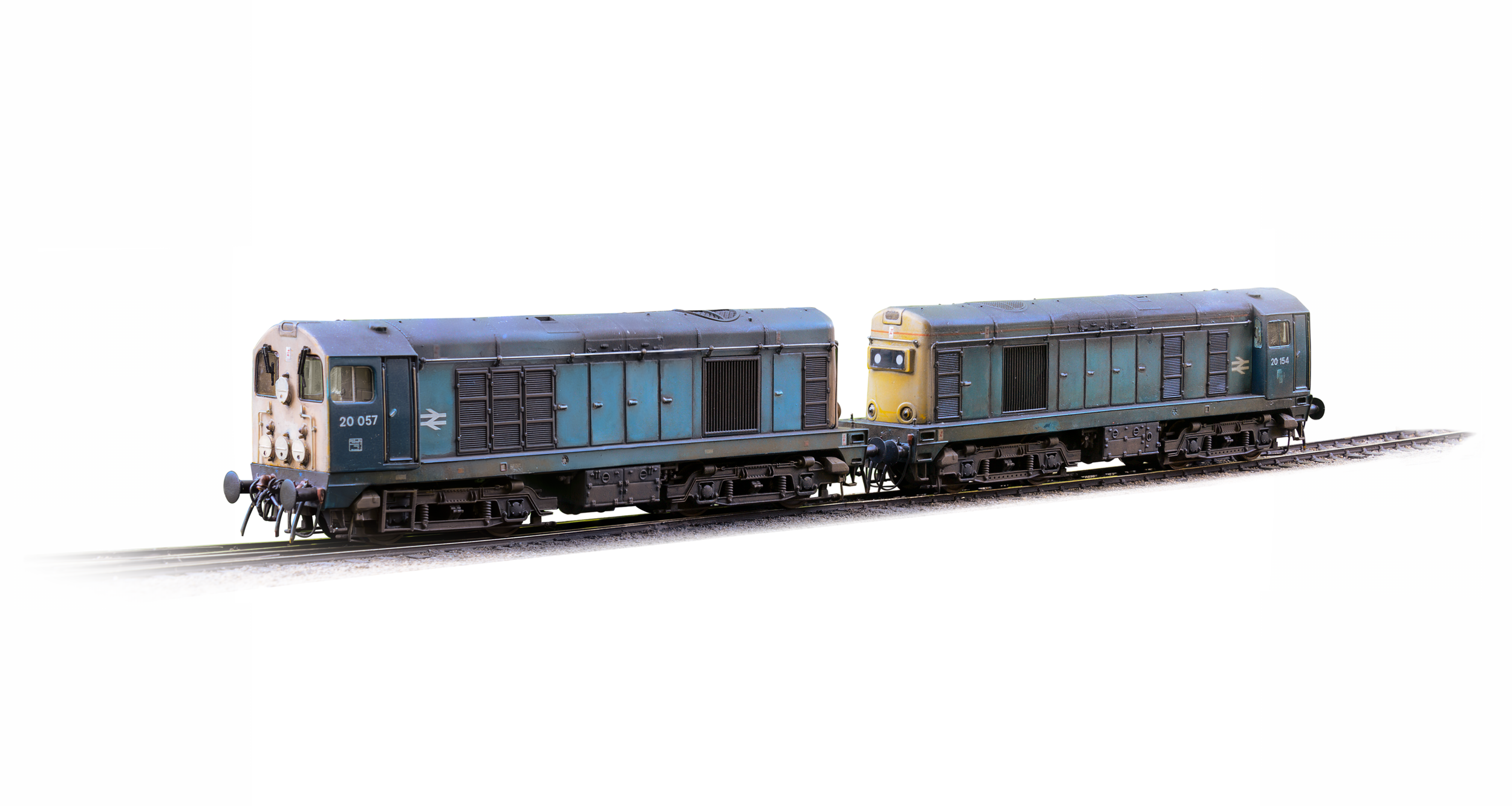 Here are a pair of Bachmann Class 20’s, the older
moulding, not the brand new one with directional lights.
Just because they are the older mouldings doesn’t mean
there’s anything wrong with them at all, in fact the
models themselves still more than s