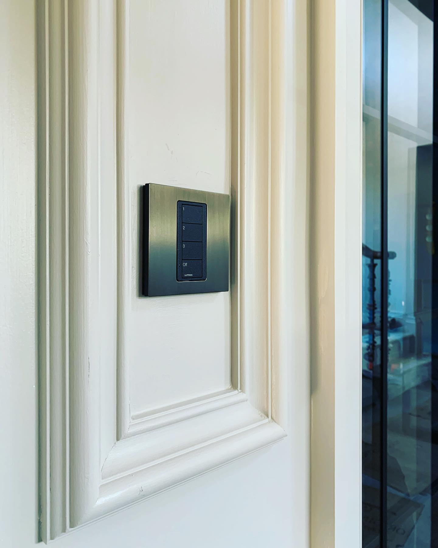 @lutronelectronics Pico running with a RA2 system, this covering plate is finished beautifully by @focus_sb_ltd in Jordan Bronze. #av #lightingdesign #lightingcontrol #interiordesign