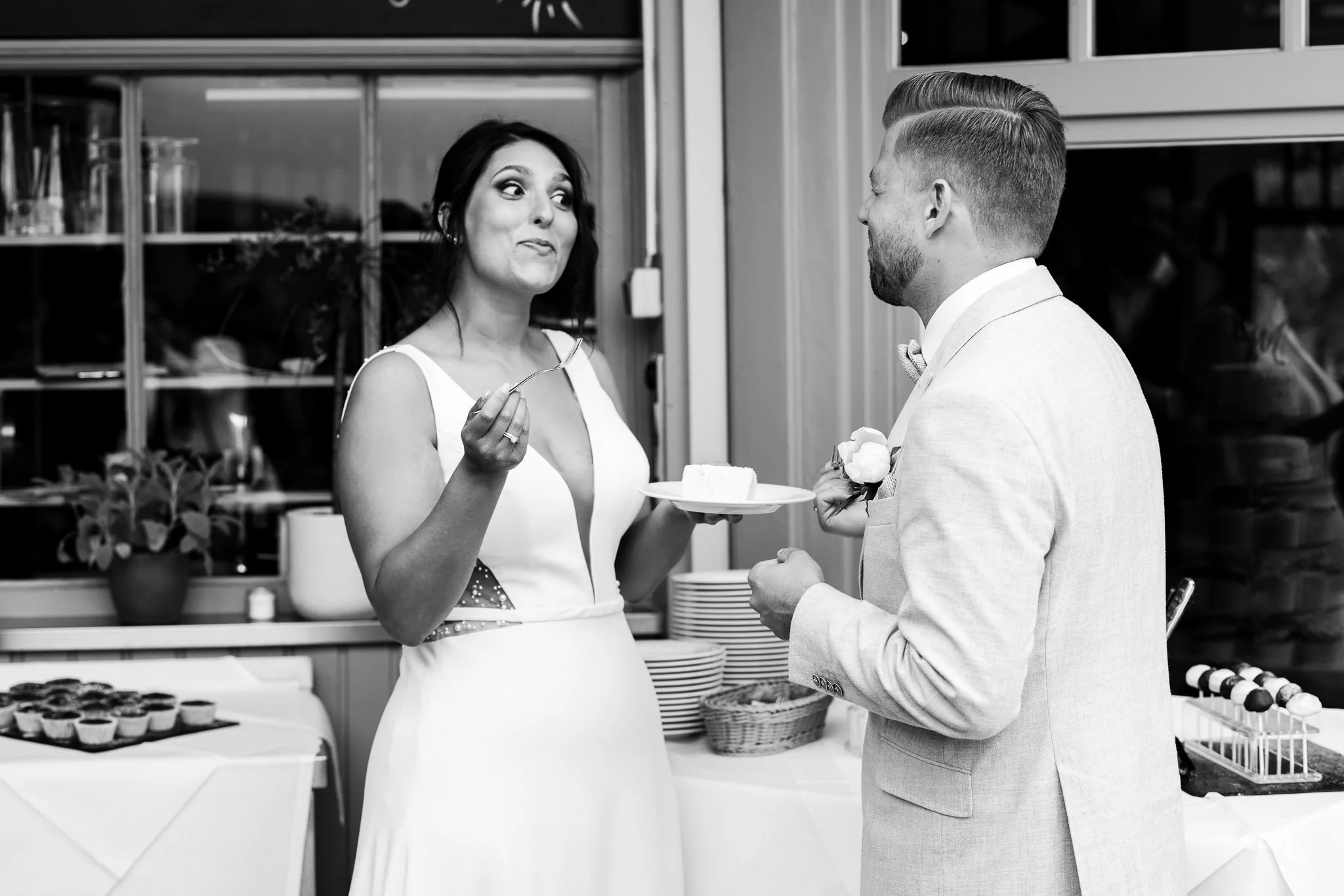 Hochzeitsfotograf Bonn und Umgebung | Marius Barthelmess Fotografie | Kuchenanschnitt /Rolandsbogen