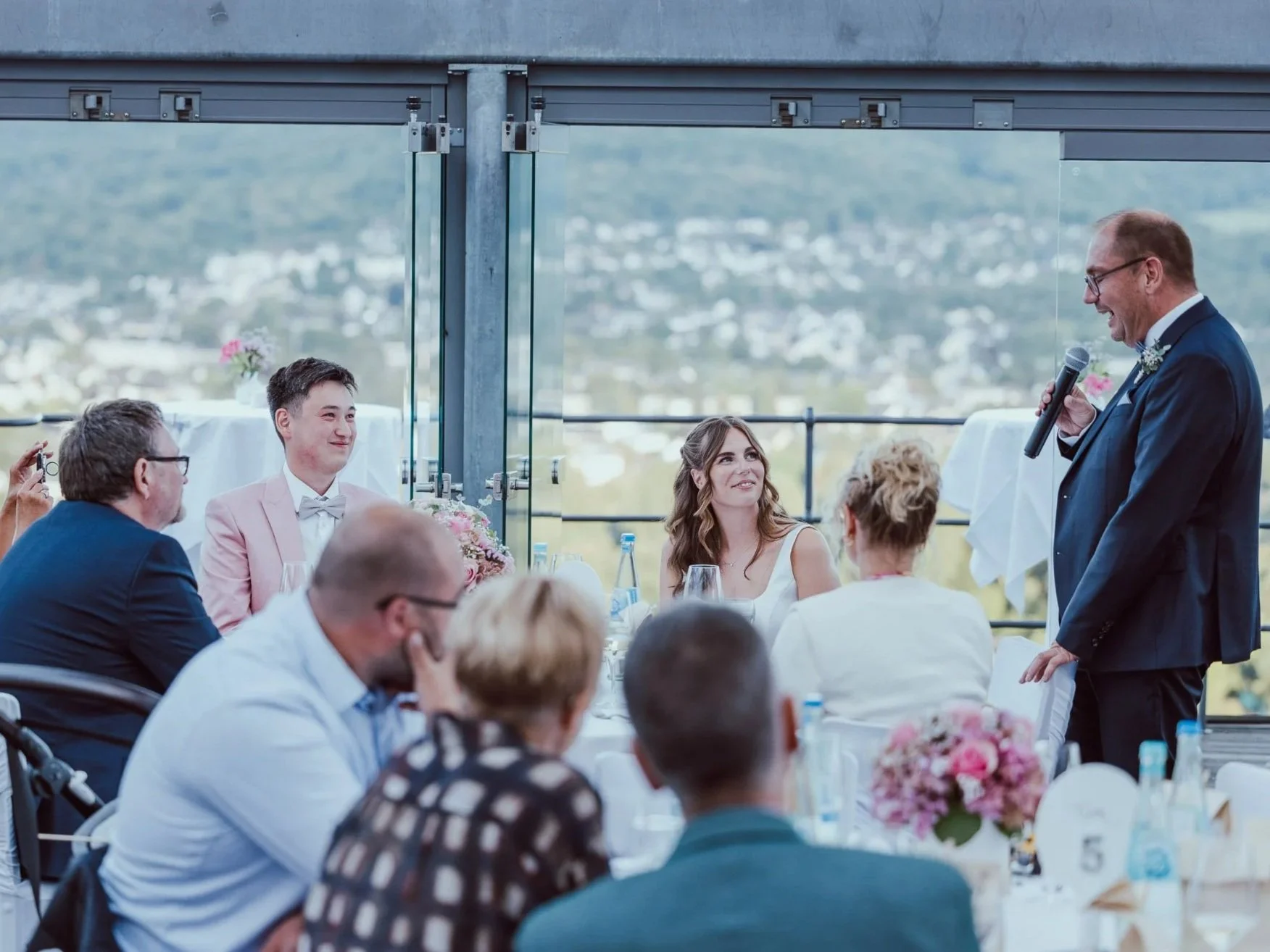 Hochzeitsfotograf Bonn und Umgebung | Marius Barthelmess Fotografie | Gruppenfoto mit Familie und Freunden