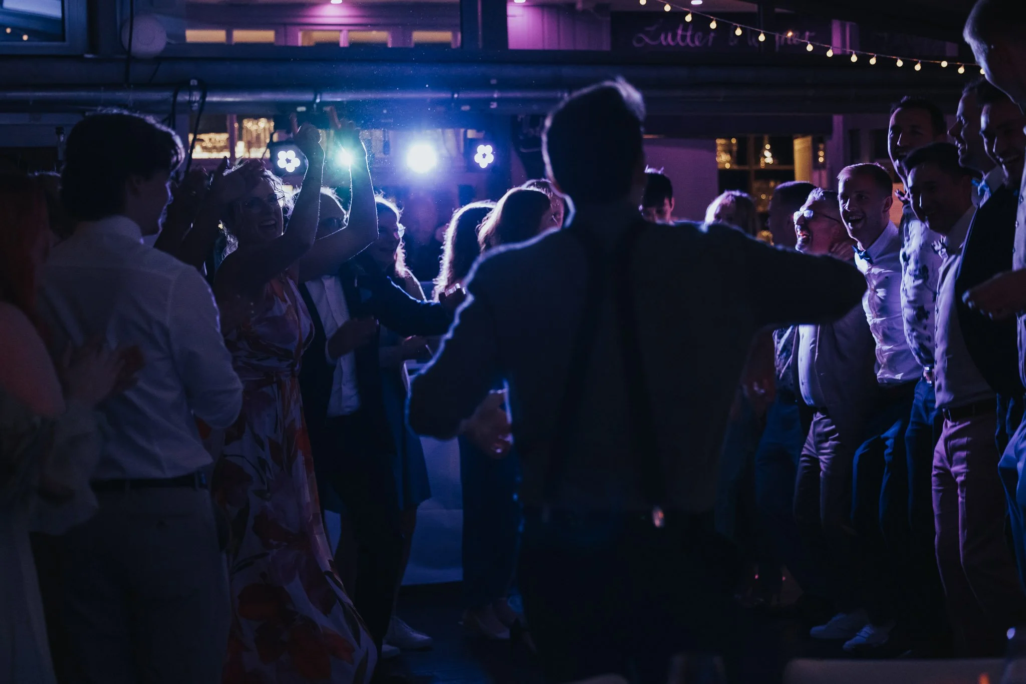 Hochzeitsfotograf Bonn und Umgebung | Marius Barthelmess Fotografie | Hochzeitstanz am Abend