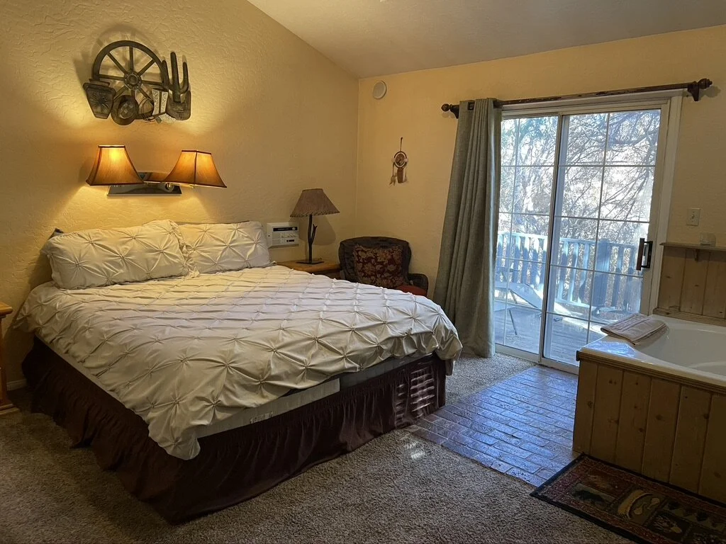 Seneca Trail Kings Bed