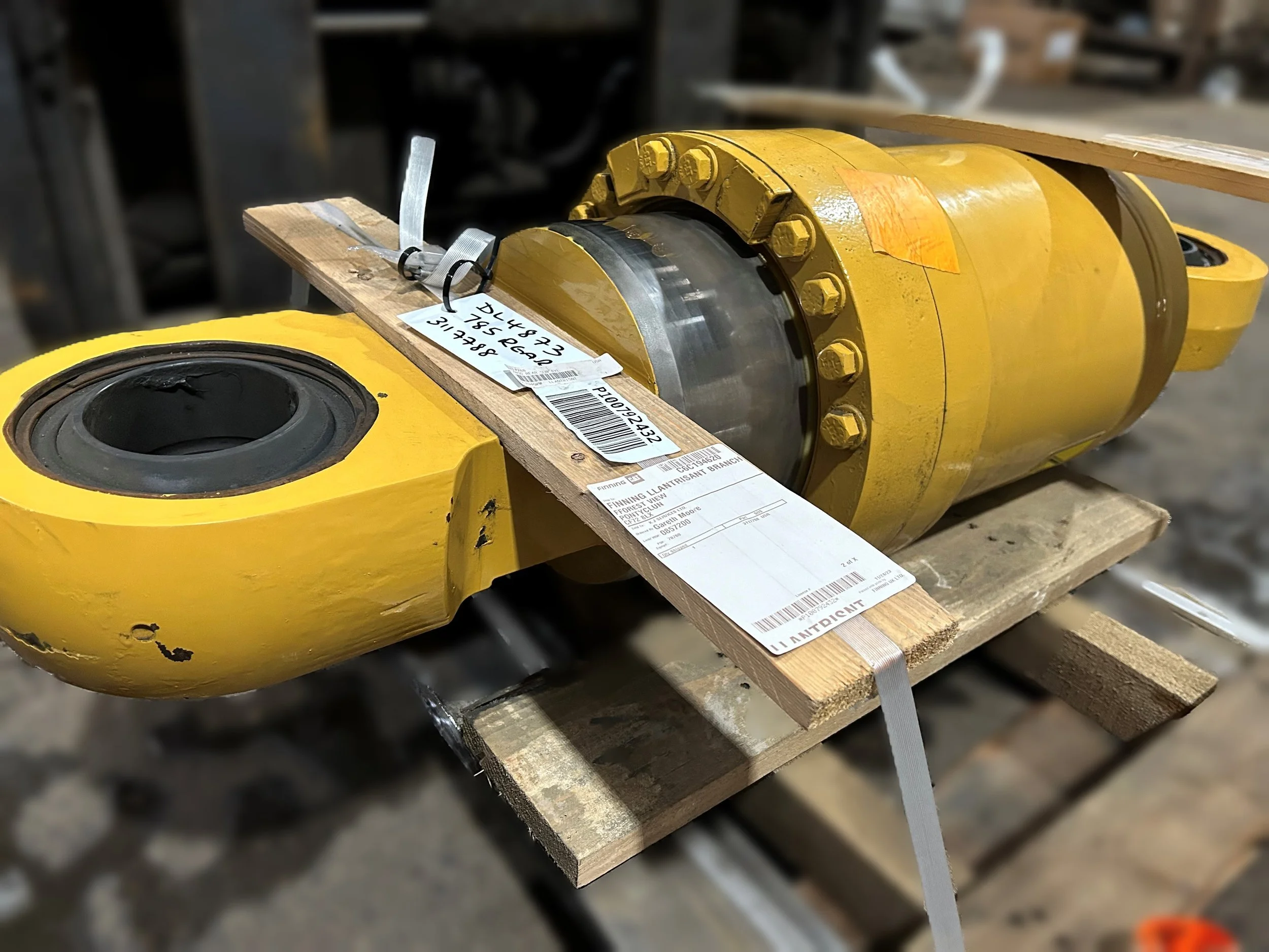 For Sale Reman CAT 785D Rear Suspension Cylinder