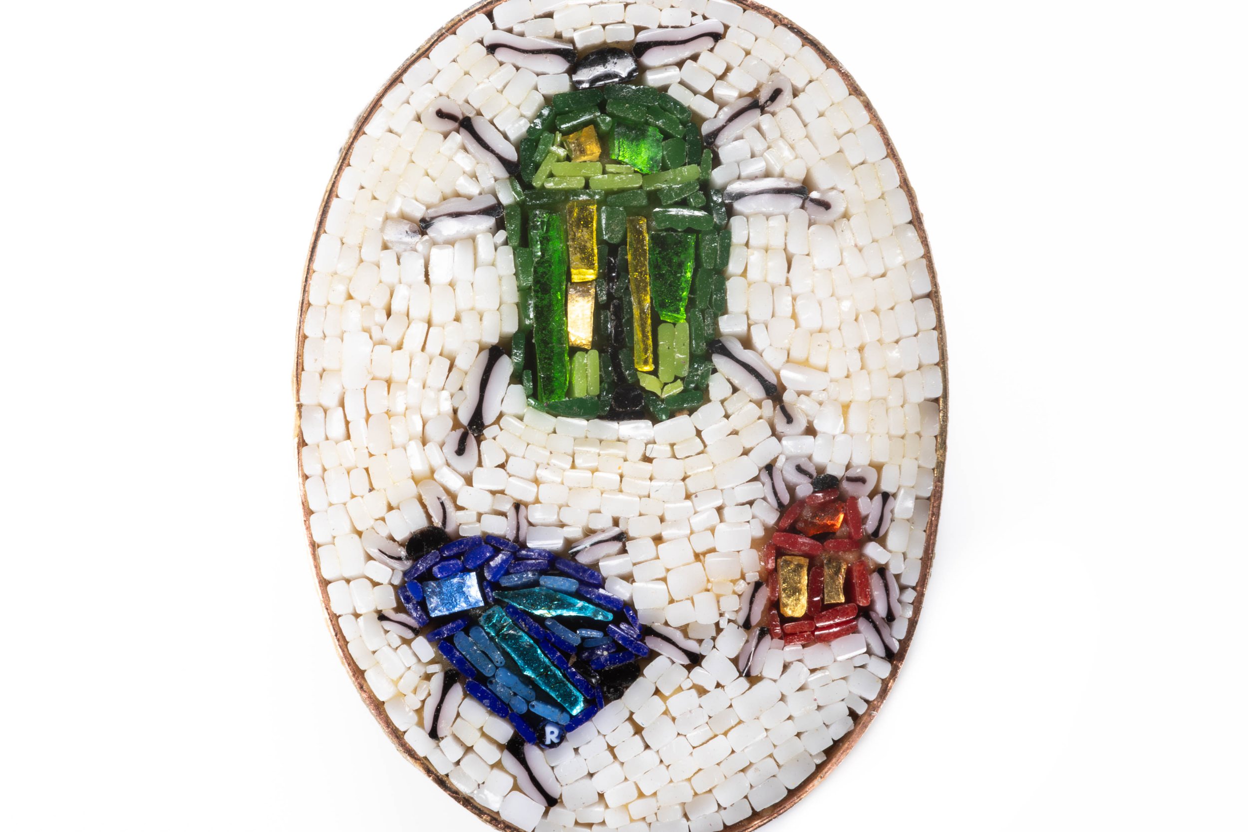 Ciondolo in Micromosaico — Tre Scarabei — Dettaglio