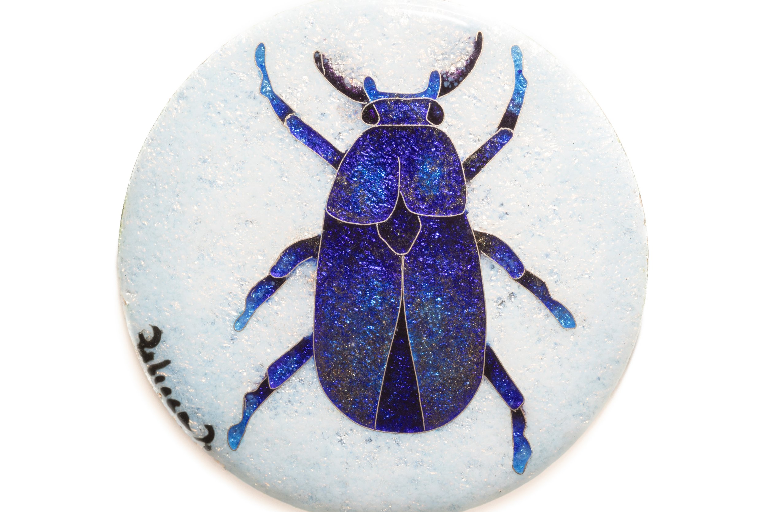 Ciondolo in smalto a fuoco cloisonné - Lo scarabeo blu - Vicino