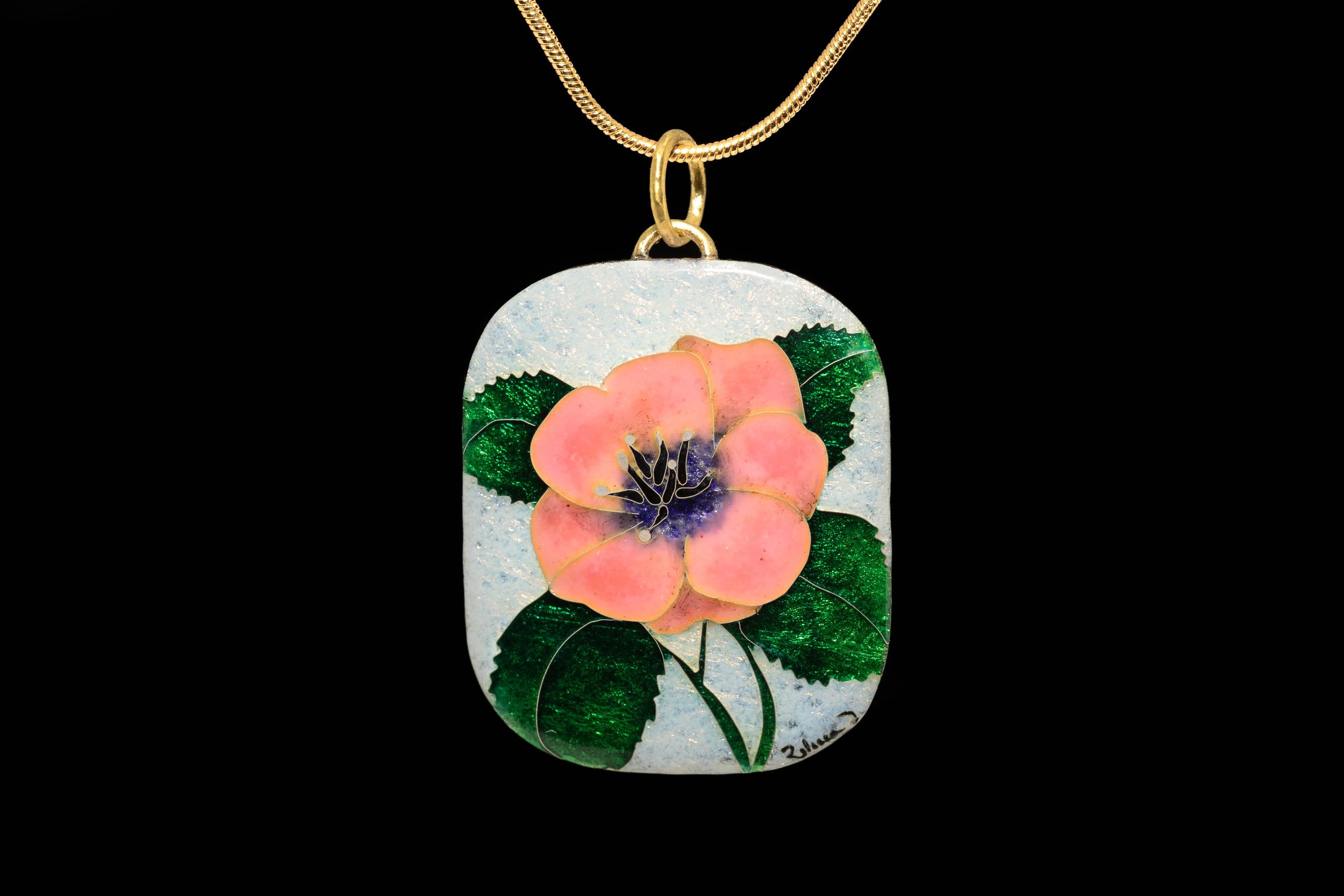 Ciondolo in smalto a fuoco - Il Fiore Rosa - Fronte con collana